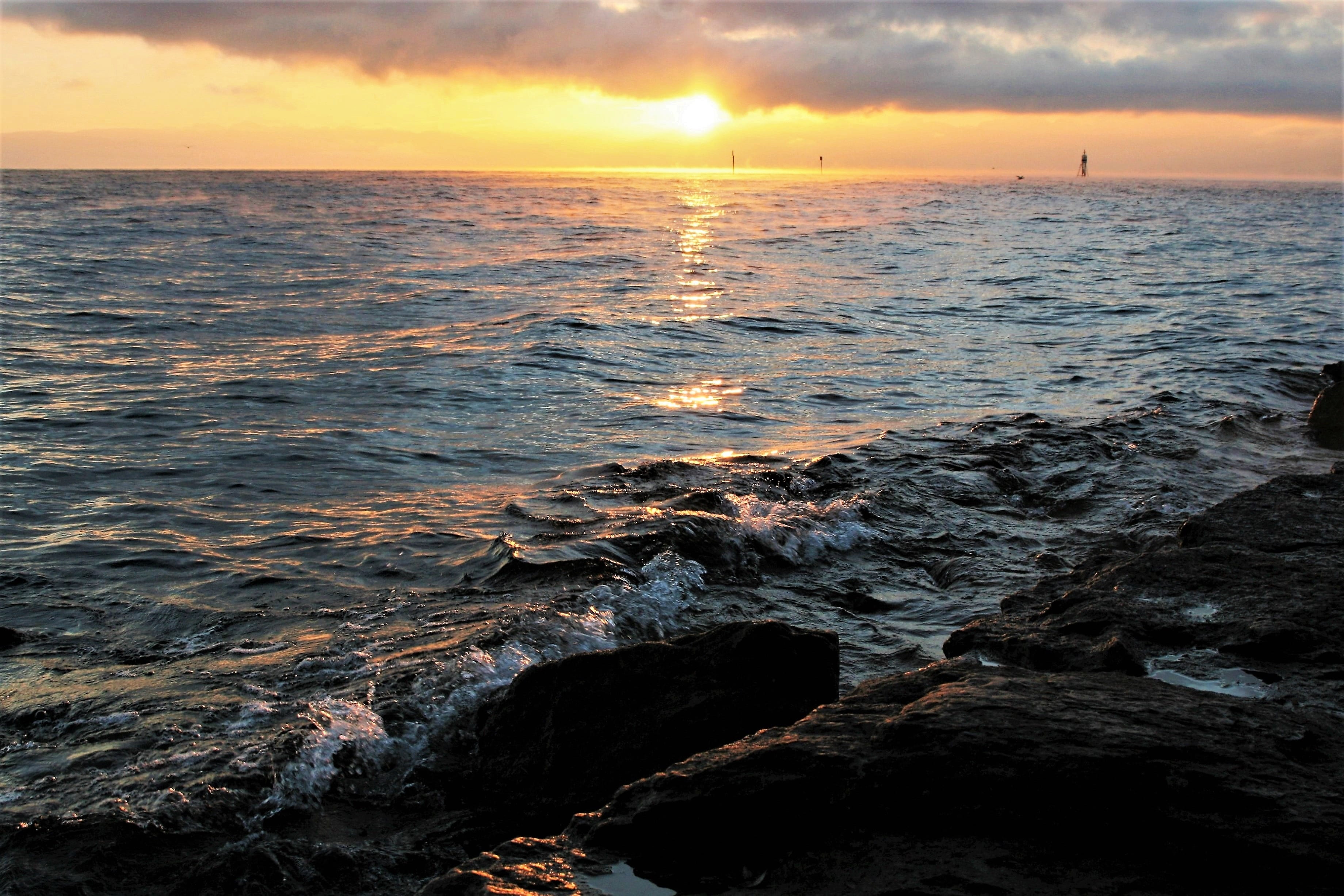 dawn, scenics - nature, solid, rocky coastline, nature, beauty in nature, the beginning of the day, the waves, bodensee, golden hour, breaking, tranquility, HD Wallpaper