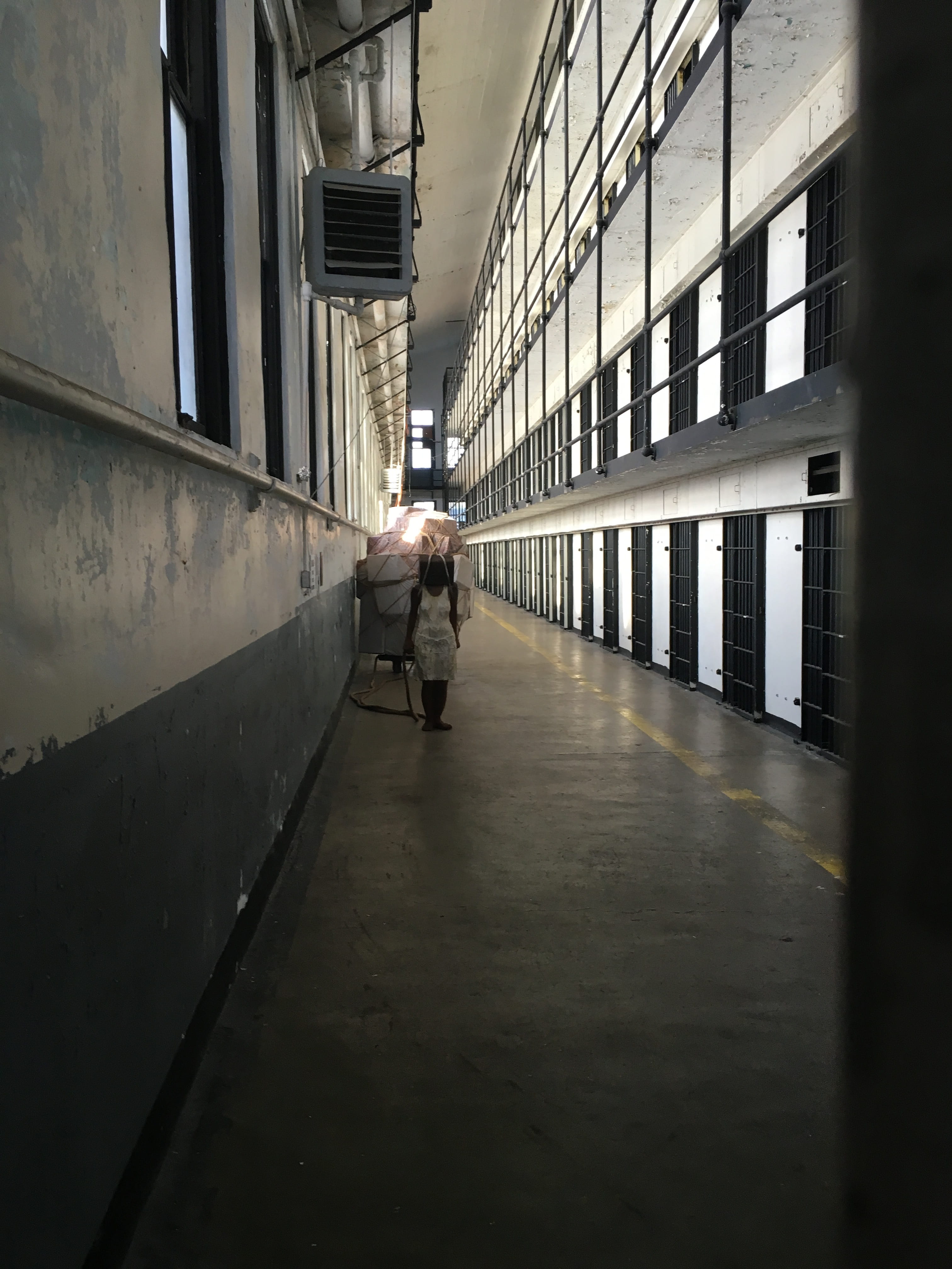building, cell blocks, montana, men, real people, built structure, rear view, jail, one person, prison, corridor, indoors, window, historic, leisure activity, Phone HD Wallpaper