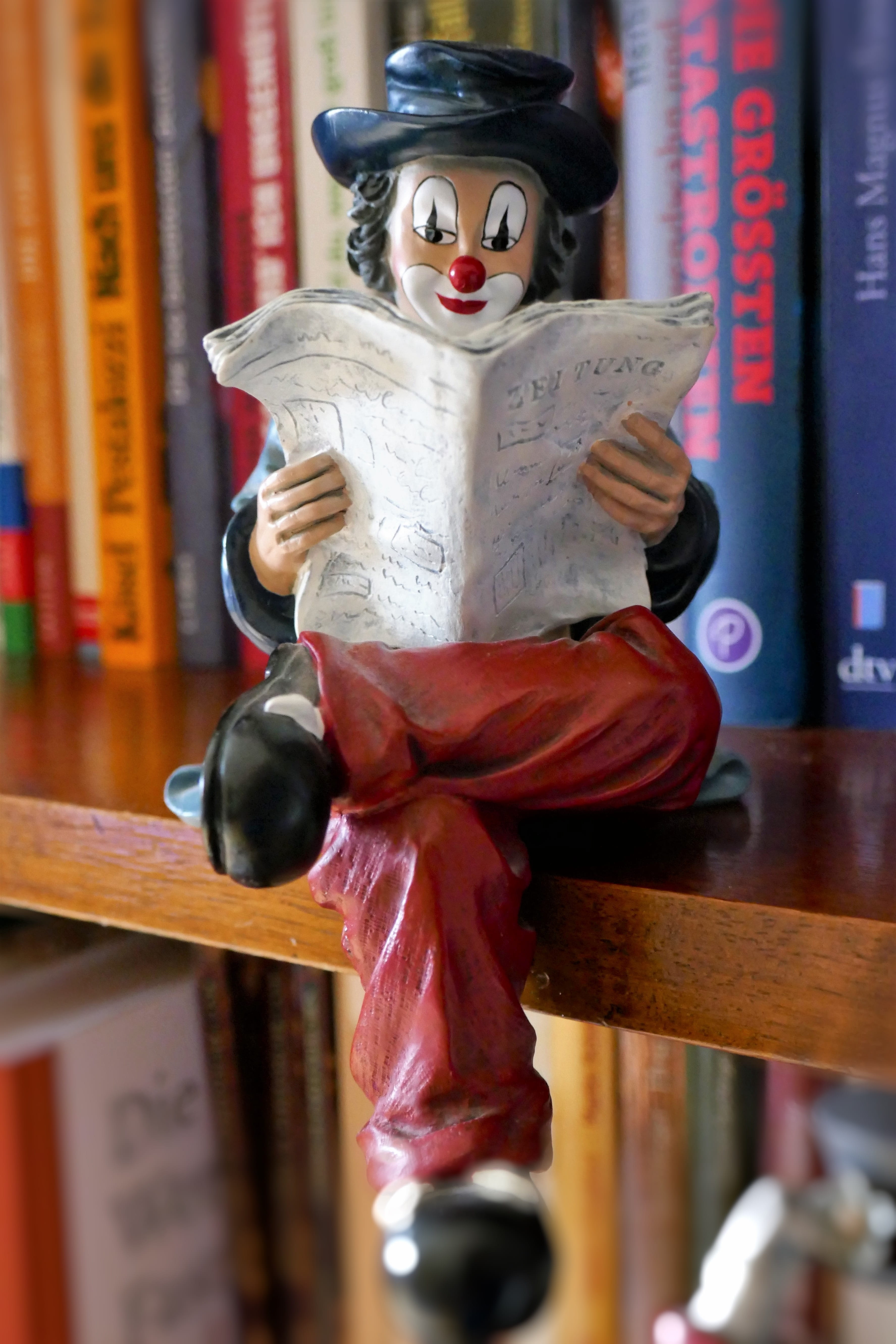 no people, color Image, curious, Decoration, learning, tie, clown nose, creativity, belief, male likeness, religion, statue, editorial, newspaper, Figure, Phone HD Wallpaper