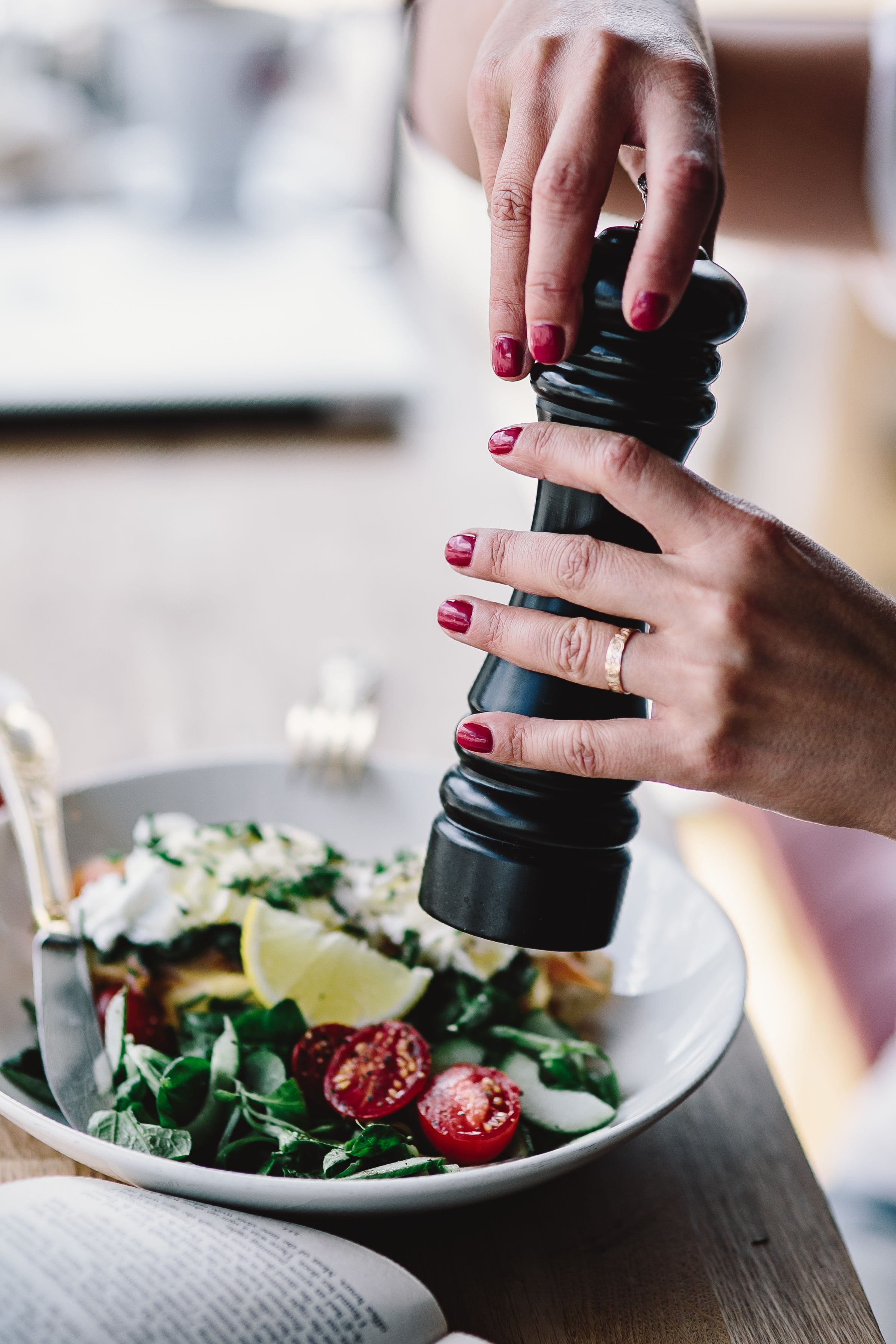 indoors, real people, restaurant, finger, one Person, Woman, women, men, eating, close-up, drink, people, meal, human Hand, healthy Eating, food, healthy Lifestyle, Phone HD Wallpaper