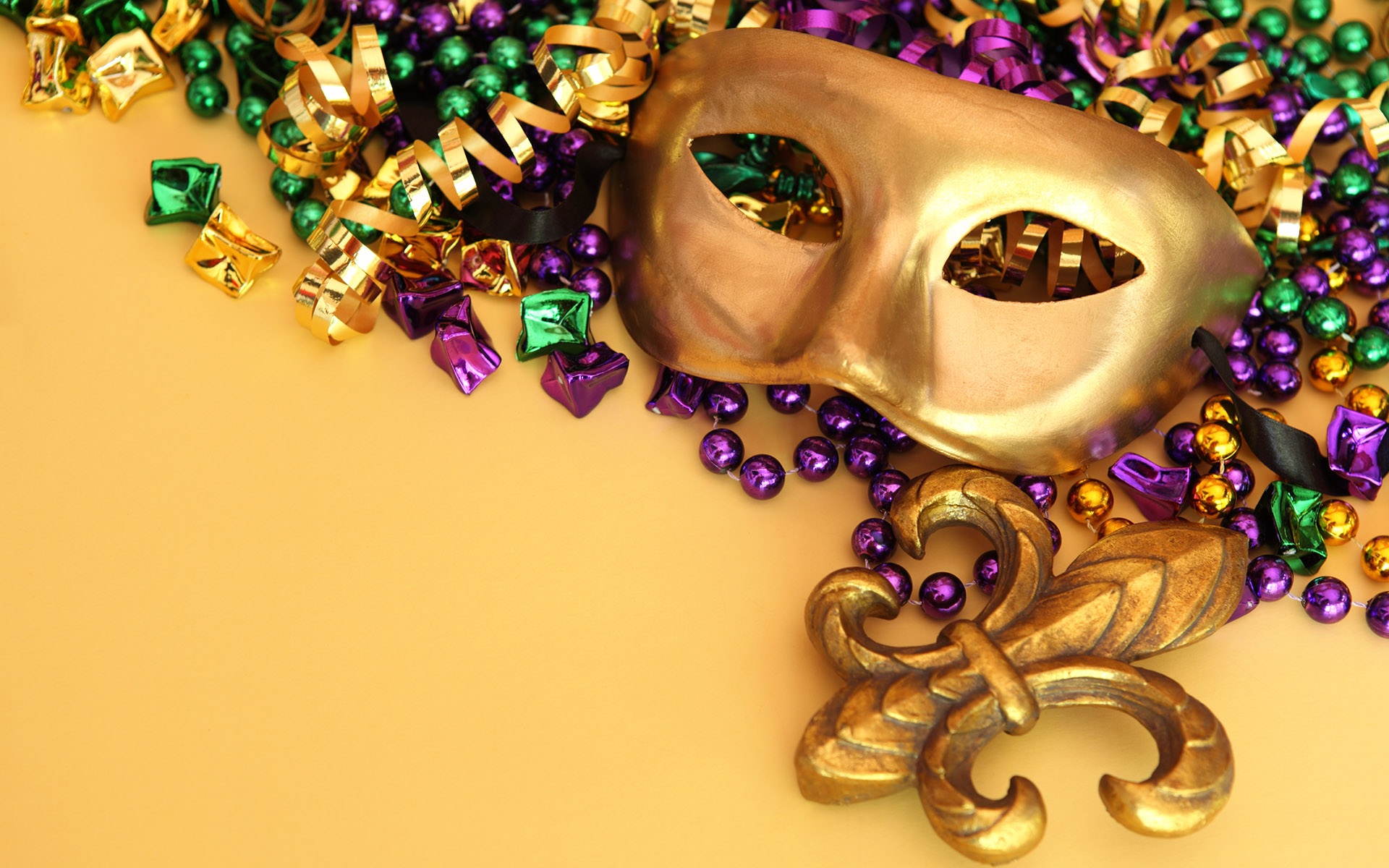 masks, masquerade, gold, copy space, art and craft, decoration, gemstone, glitter, fashion, carneval, high angle view, metal, precious gem, no people, necklace, HD Wallpaper