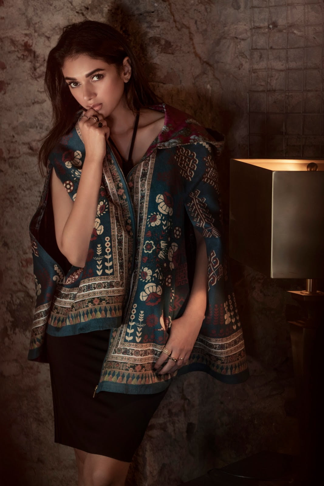 Aditi Rao Hydari, women, Bollywood actresses, long hair, women indoors, actress, 720P, Indian, dark hair, brunette, Phone HD Wallpaper