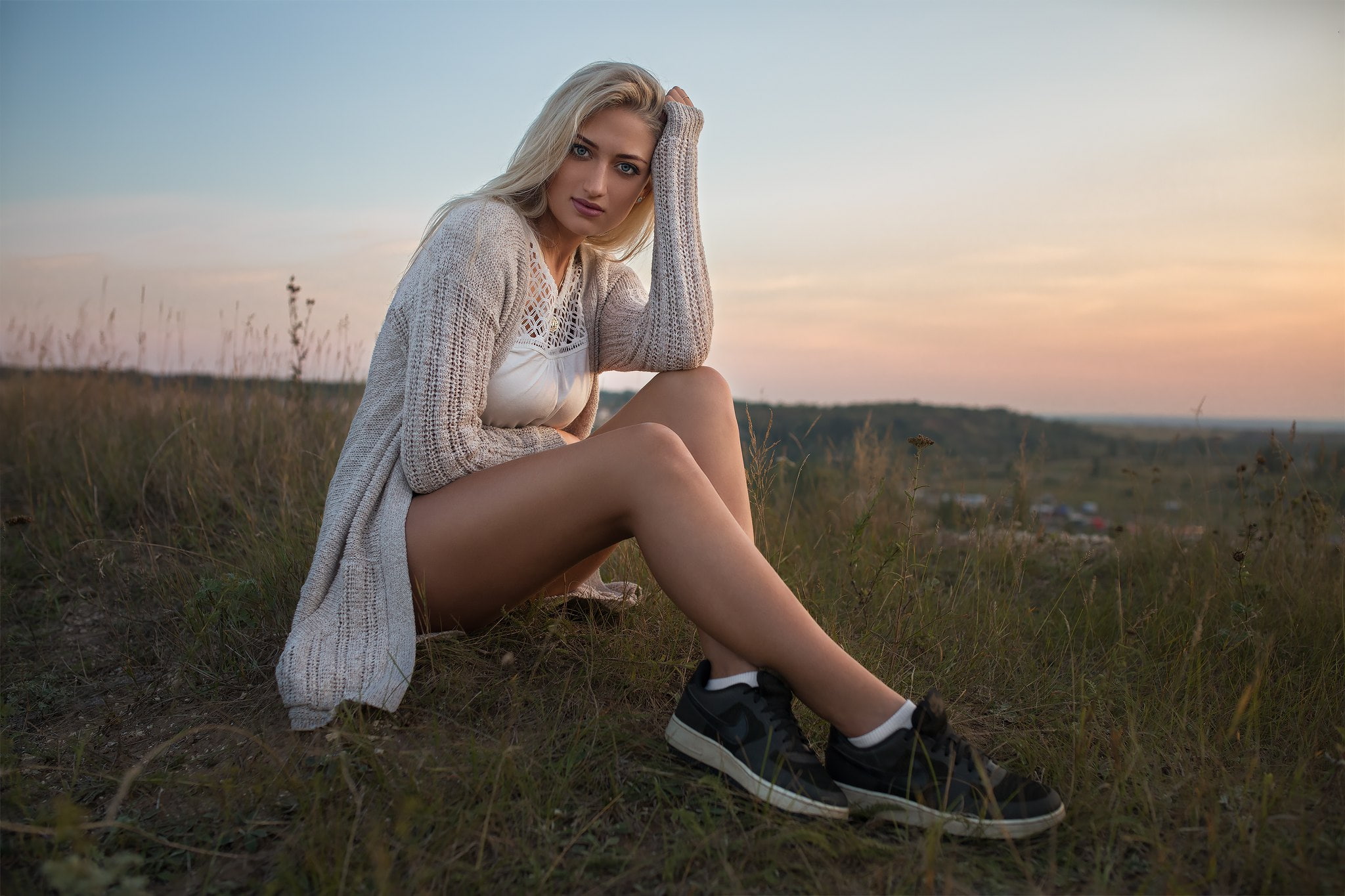 Dmitry Shulgin, sitting, Lisa (model), women, legs, blonde, 1080P, women outdoors, HD Wallpaper