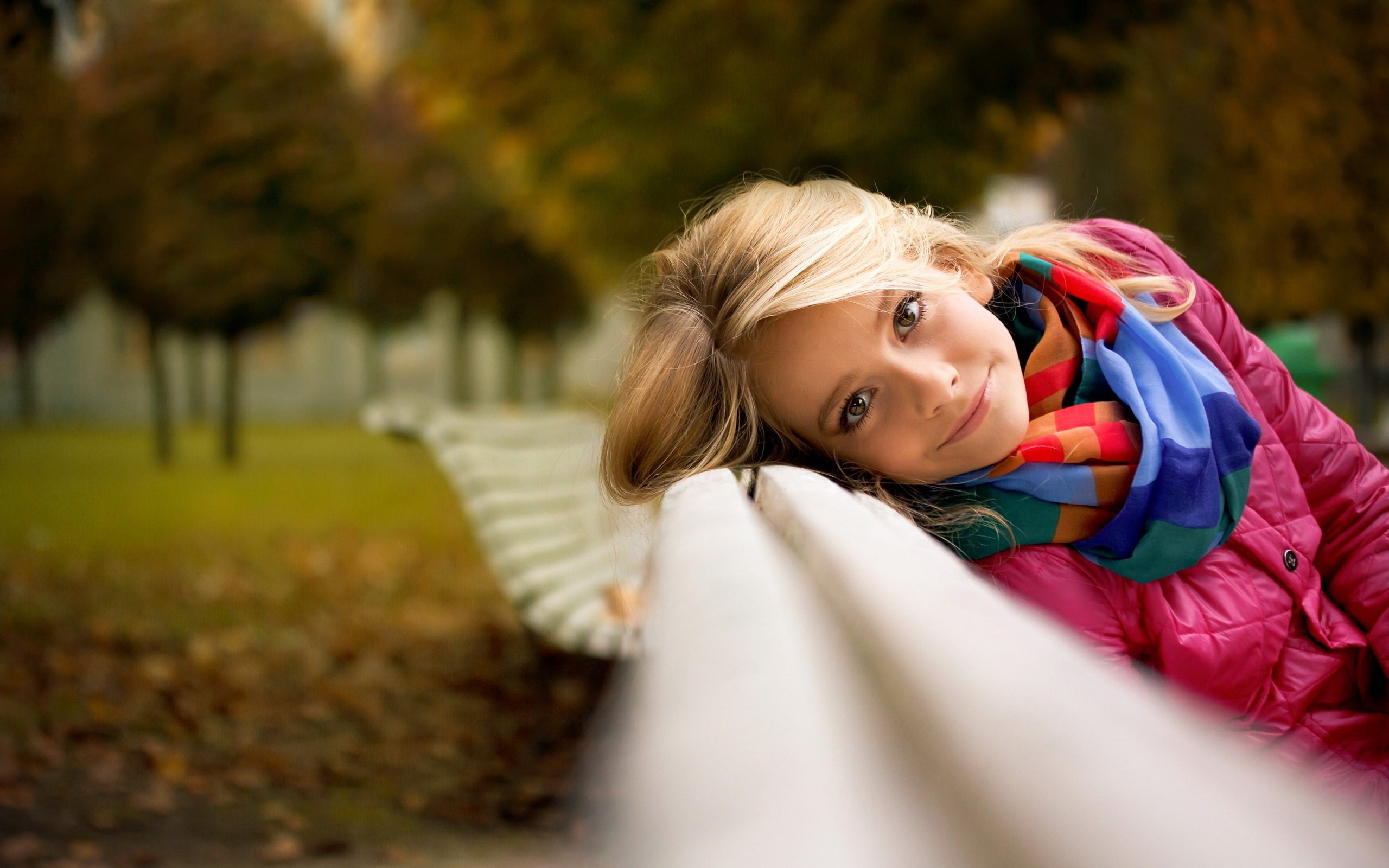 beautiful people, blonde, yellow, casual Clothing, face, 2K, park, park - Man Made Space, relaxation, childhood, one Person, portrait, beautiful woman, HD Wallpaper