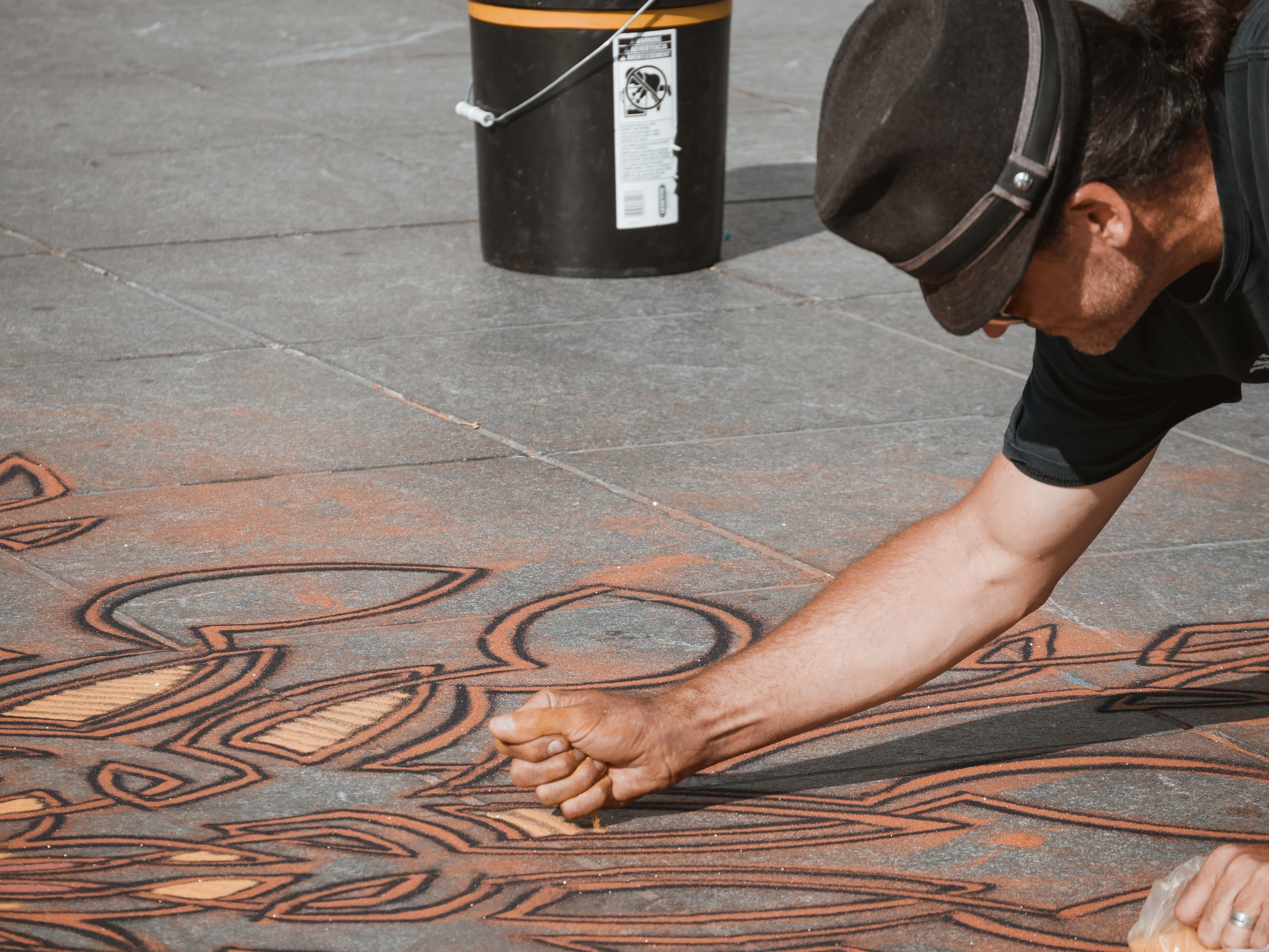 wood, body part, walkway, artwork, pavement, artist, sand art, day, sidewalk, man, floor, lifestyles, face, footpath, human body part, street performer, HD Wallpaper