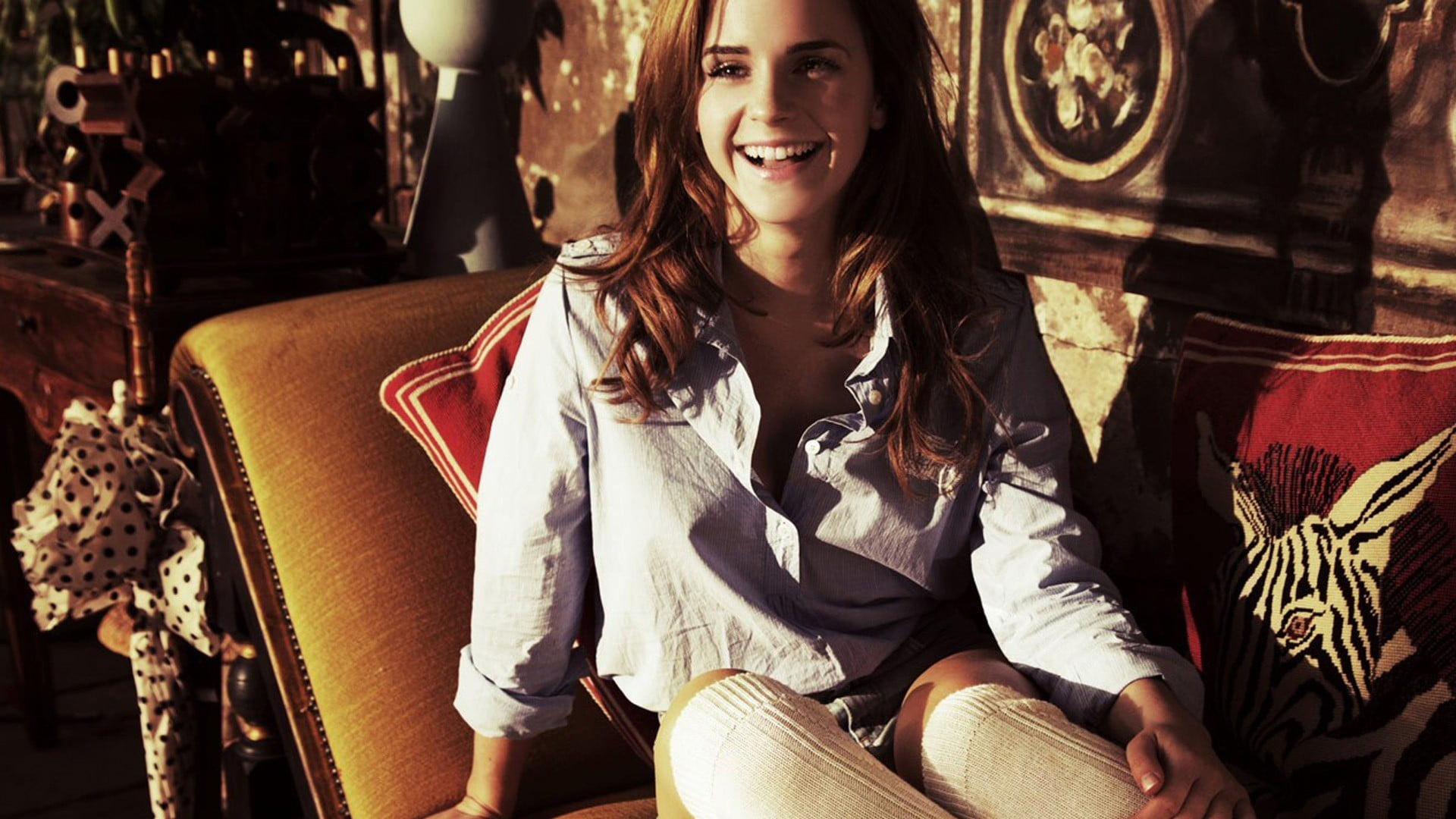 one person, leisure activity, Emma Watson, emma, women, beautiful woman, laughing, portrait, three quarter length, clothing, celebrity, young adult, actress, HD Wallpaper