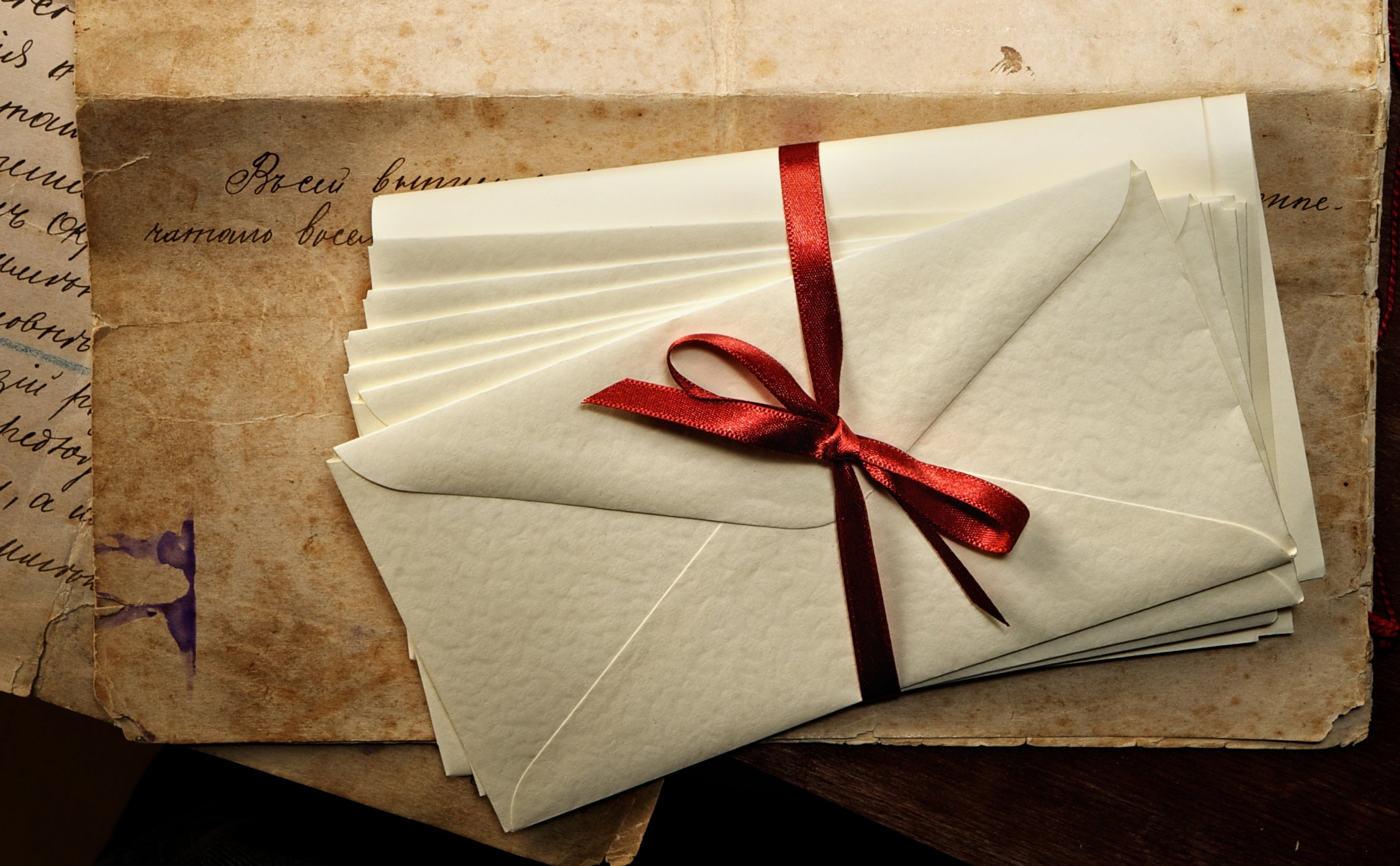 correspondence, holiday, communication, paper, red, box - Container, letters, bow, retro Styled, ink, emotion, decoration, christmas, table, backgrounds, HD Wallpaper