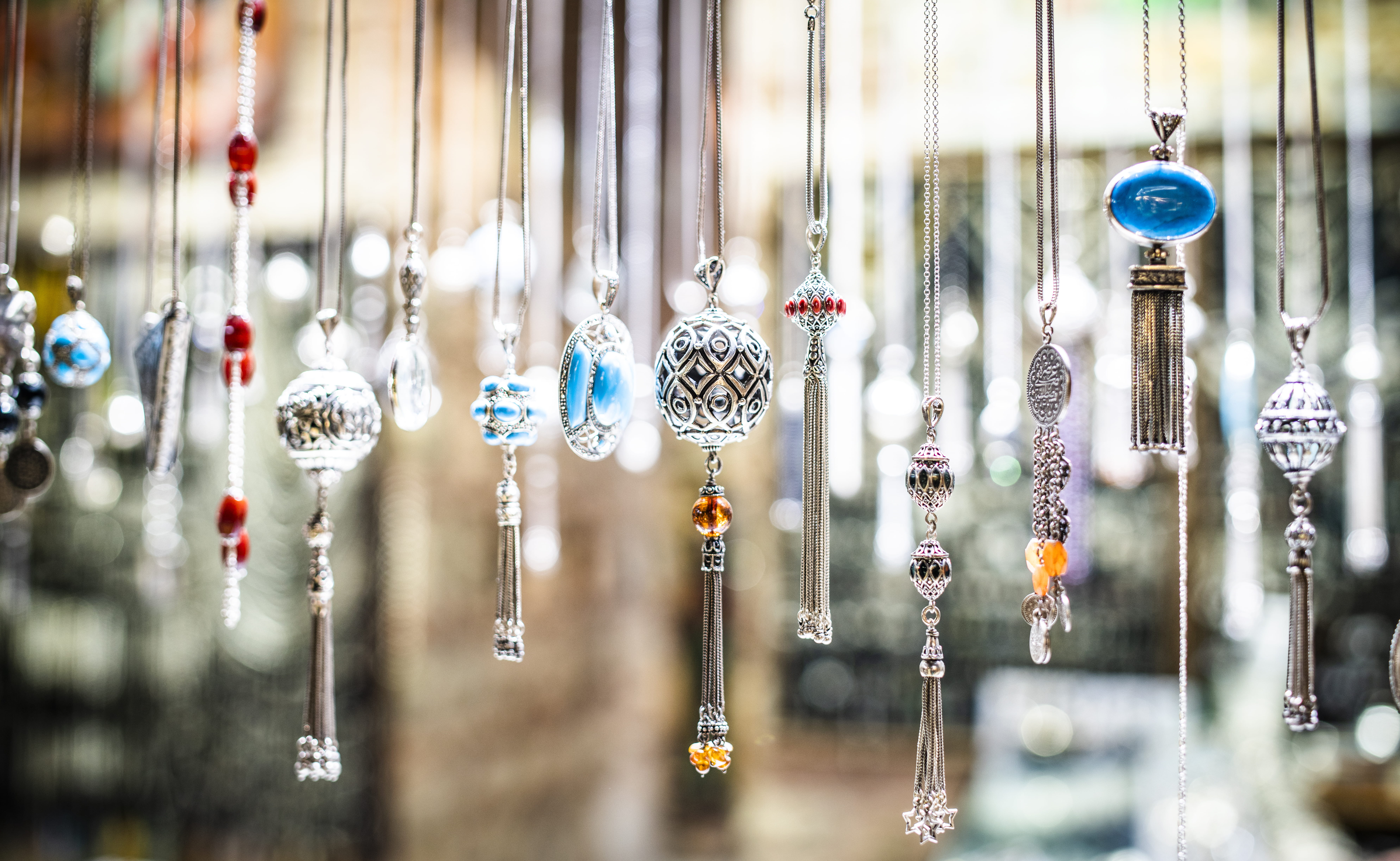 crystal, building, tasarım, decor, jewerly, indoors, hanging, decoration, photography, diamond, large group of objects, bead, close-up, retail, ornament, HD Wallpaper