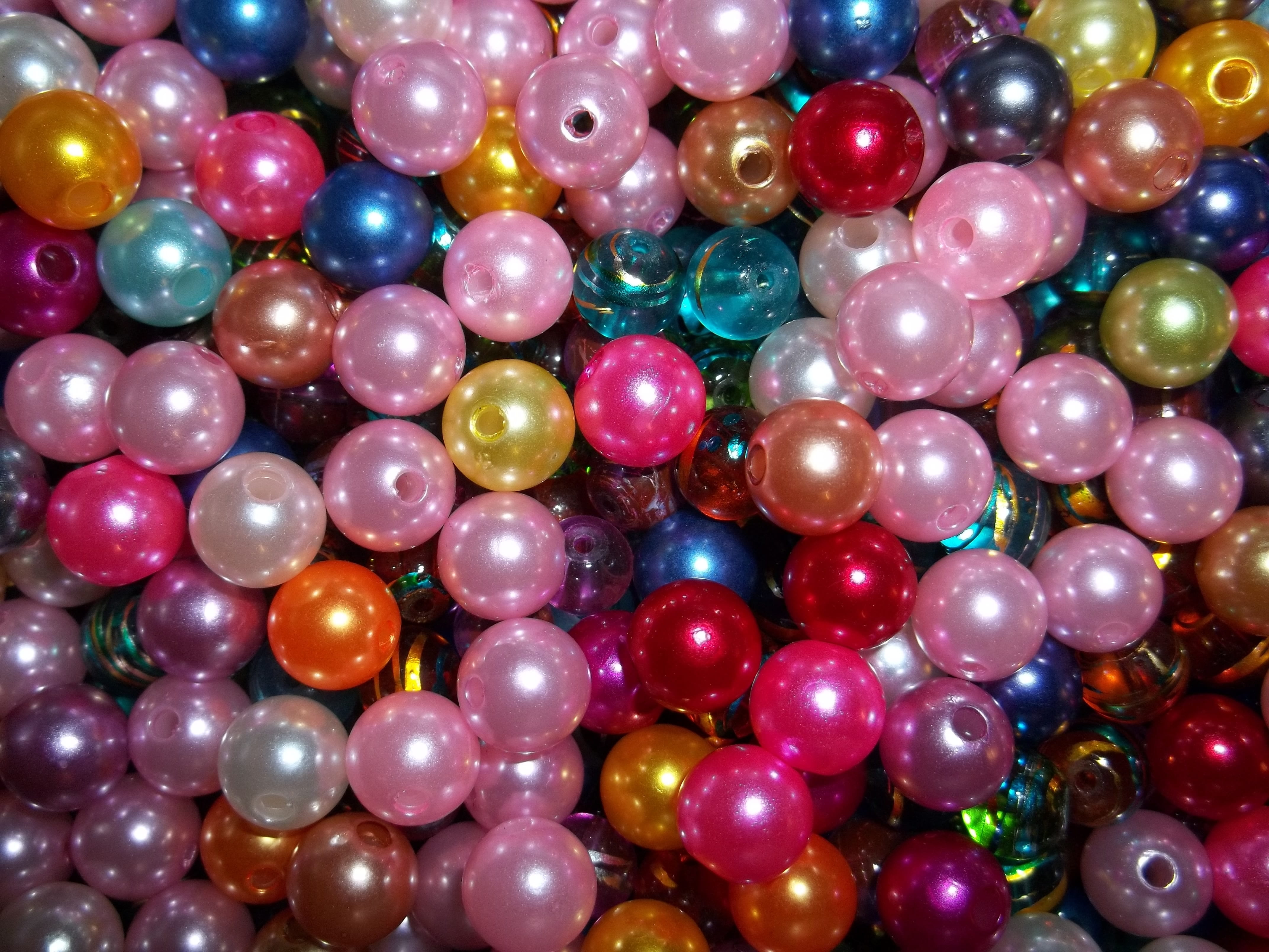 choice, backgrounds, creativity, no people, indoors, variation, bead, 4K, close-up, shape, sphere, multi colored, still life, green, full frame, ceiling, HD Wallpaper
