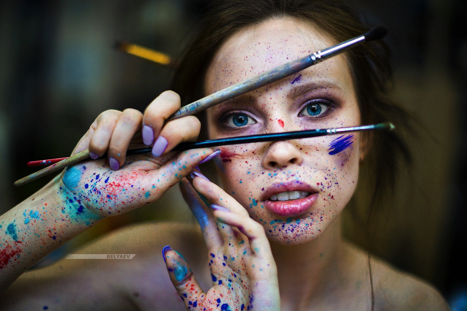 women, 720P, splatter, looking at viewer, painting, Dmitry Belyaev, face paint, Inna Khazova, blue eyes, brunette, paint brushes, portrait, messy, HD Wallpaper