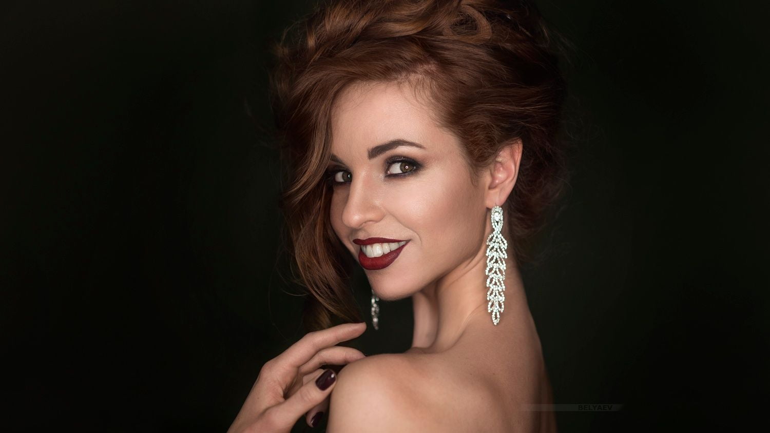 smiling, women, Dmitry Belyaev, make up, 720P, brunette, red lipstick, glamour, portrait, HD Wallpaper