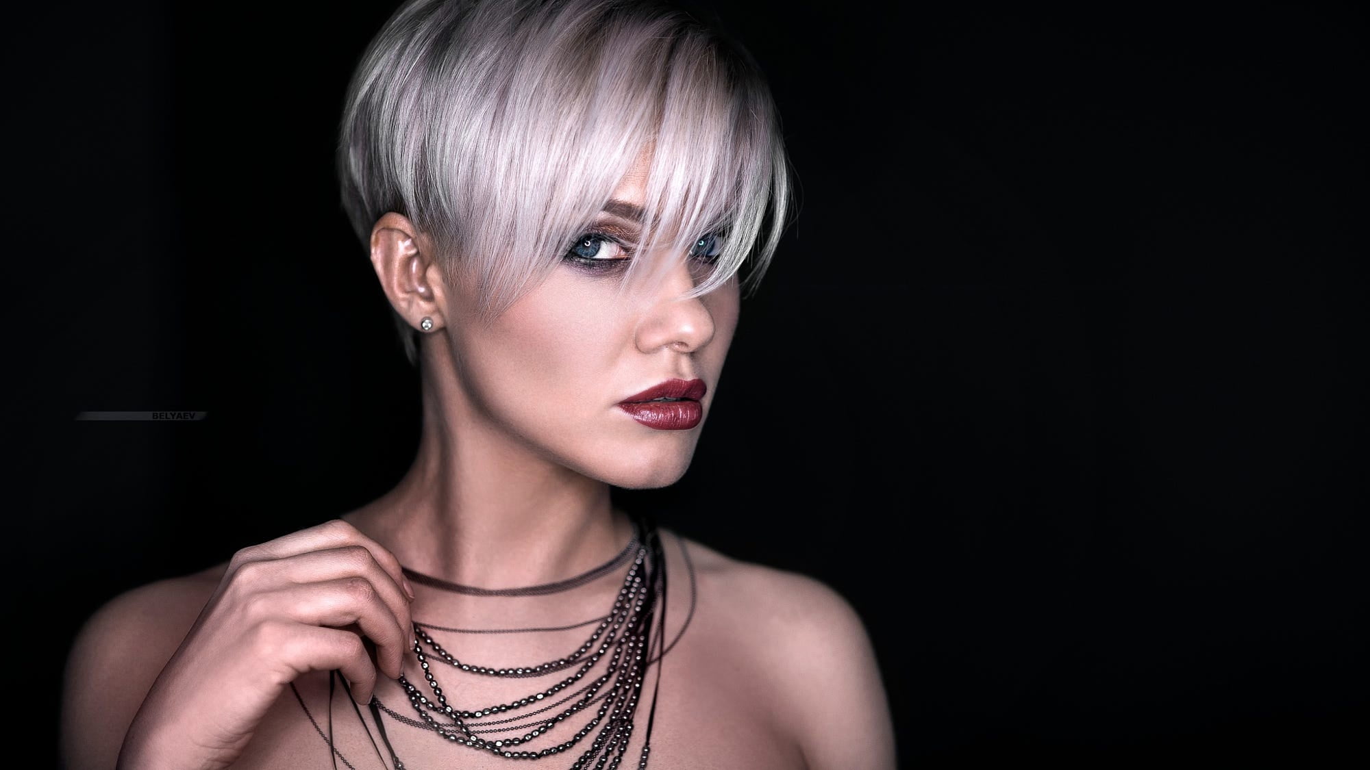 hand, blonde, makeup, model, decoration, look, portrait, black background, 1080P, hairstyle, Dmitry Belyaev, bokeh, HD Wallpaper