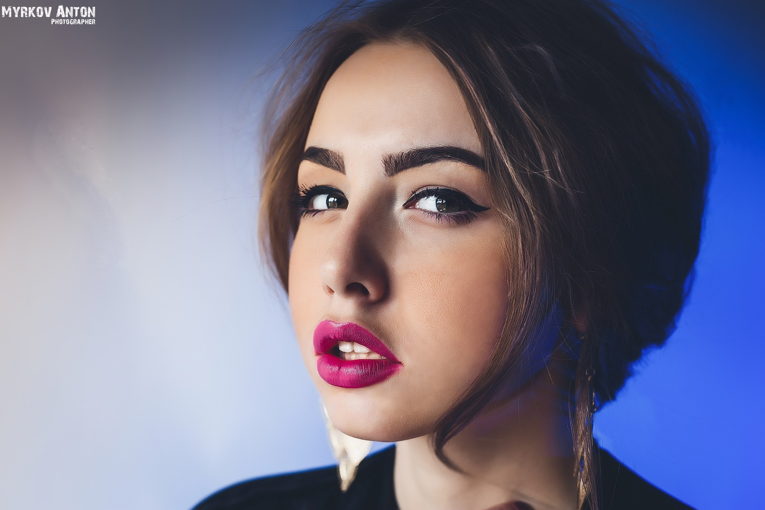 model, portrait, simple background, face, anton myrkov, women, sensual gaze, 2K, HD Wallpaper