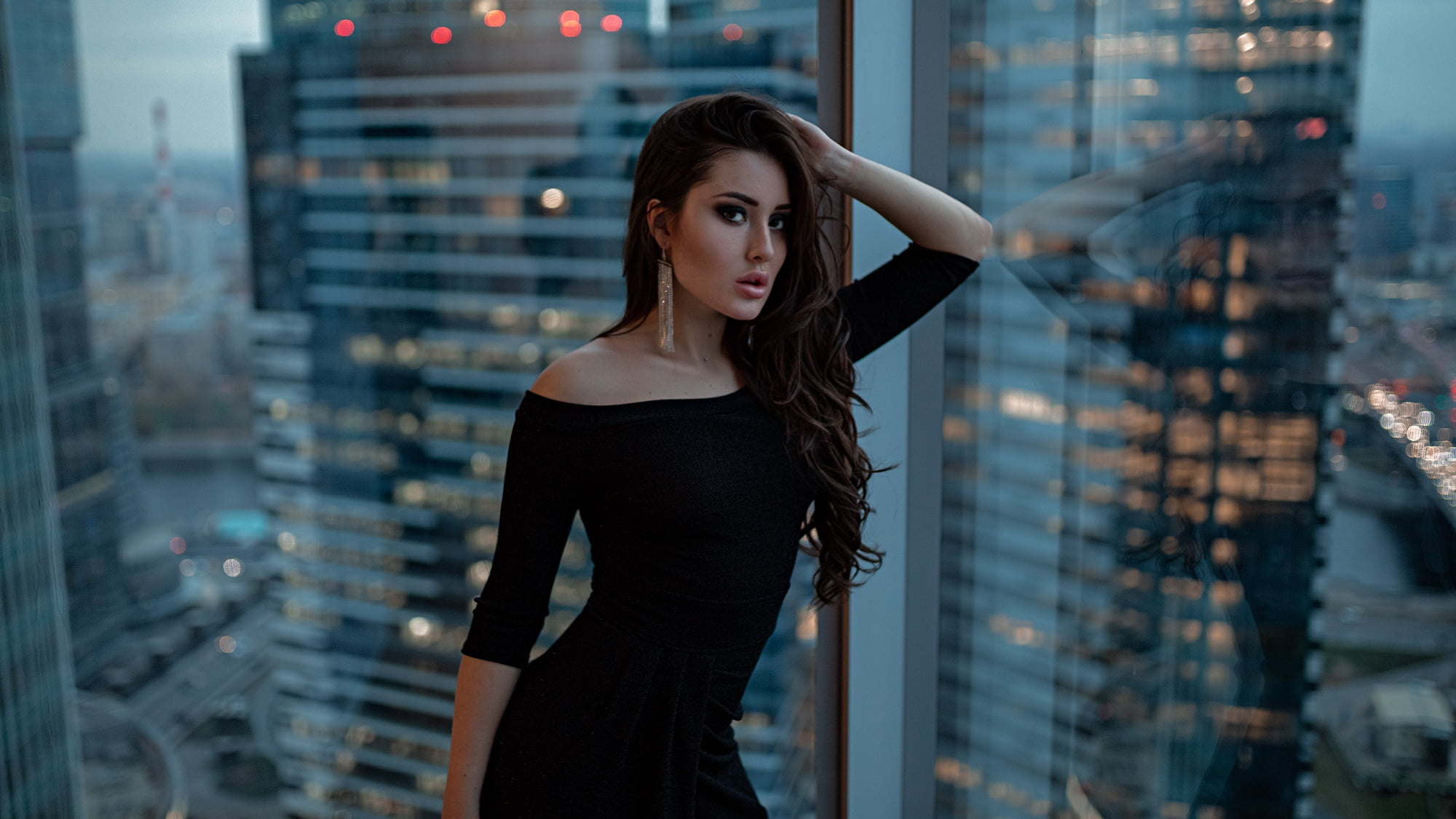 depth of field, building, Grigoriy Lifin, women, black dress, window, glass, model, brunette, reflection, earring, portrait, bare shoulders, juicy lips, HD Wallpaper
