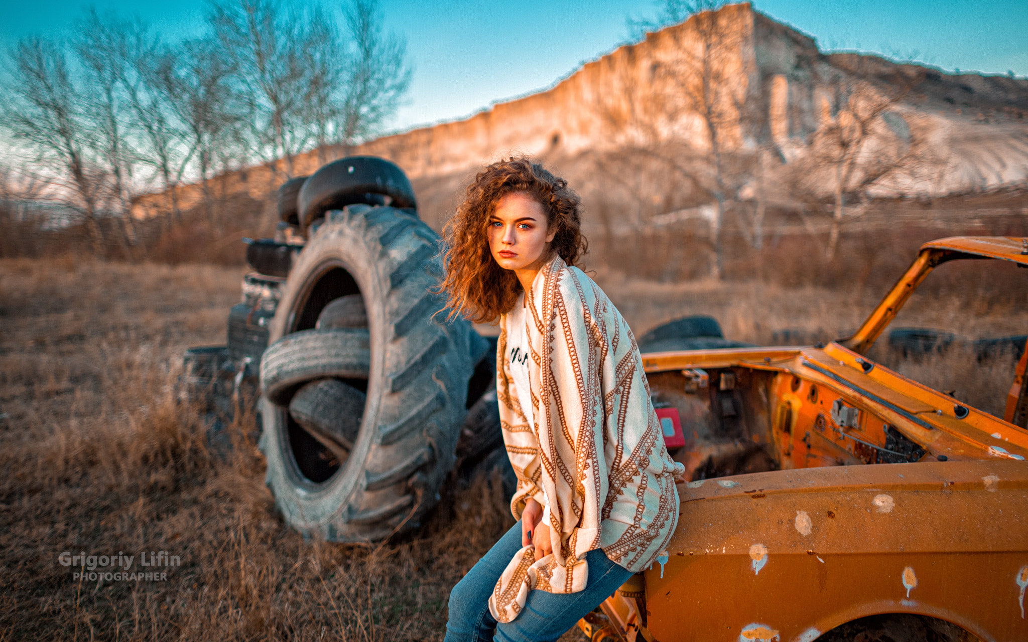 1080P, Grigoriy Lifin, jeans, women outdoors, tires, blue eyes, women, depth of field, portrait, redhead, Alina Zaslavskaya, HD Wallpaper