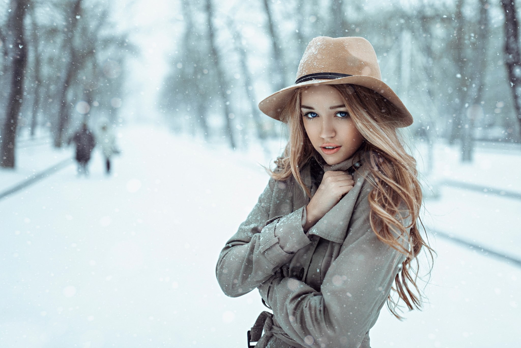 hat, blue eyes, women with hats, women, winter, cold, snow, 1080P, trench coat, Georgy Chernyadyev, women outdoors, Dasha Romanchenko, blonde, HD Wallpaper
