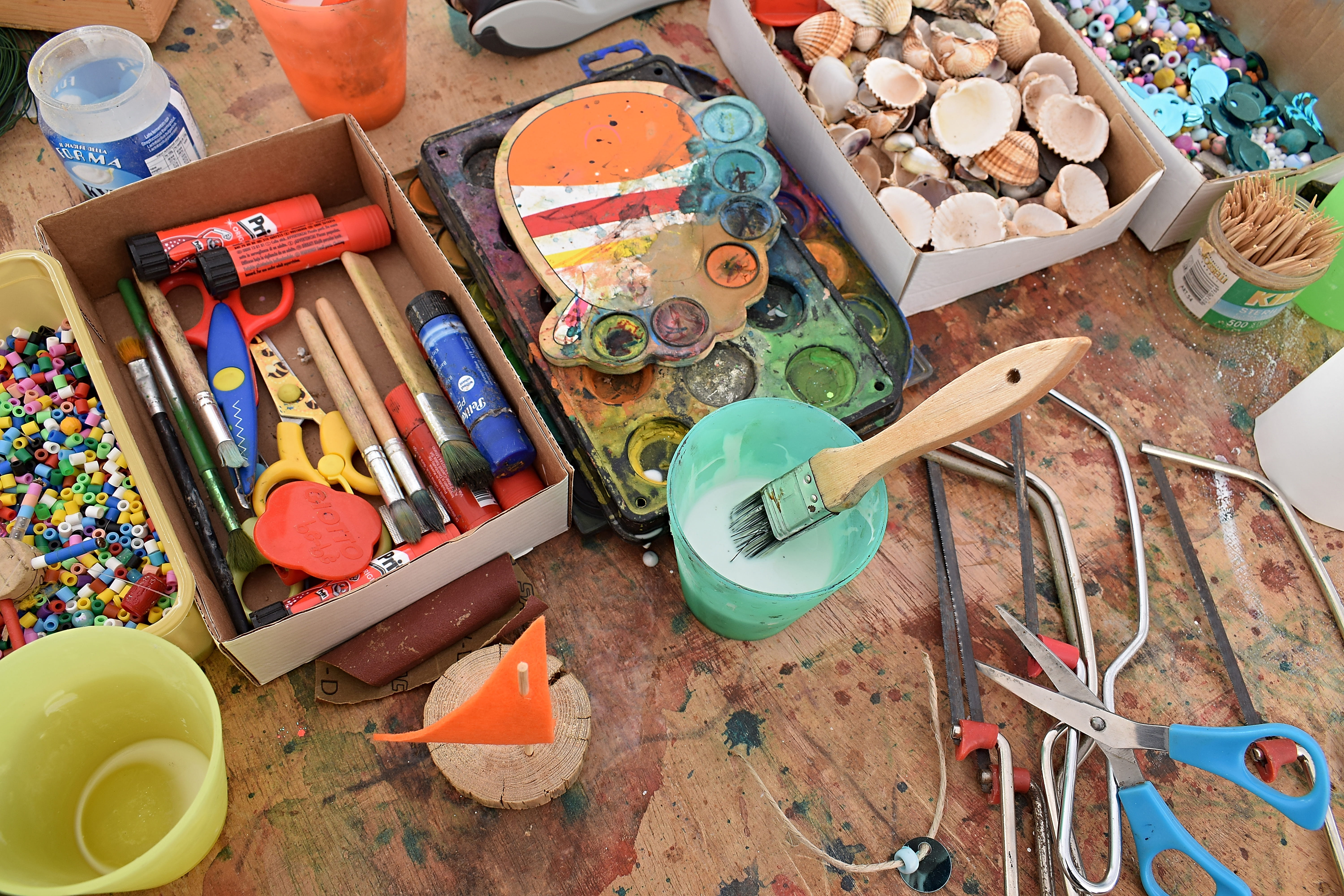 art, household equipment, objects, high angle view, no people, messy, brush, indoors, paintbrush, italy, chair, creativity, spoon, furniture, art and craft, HD Wallpaper