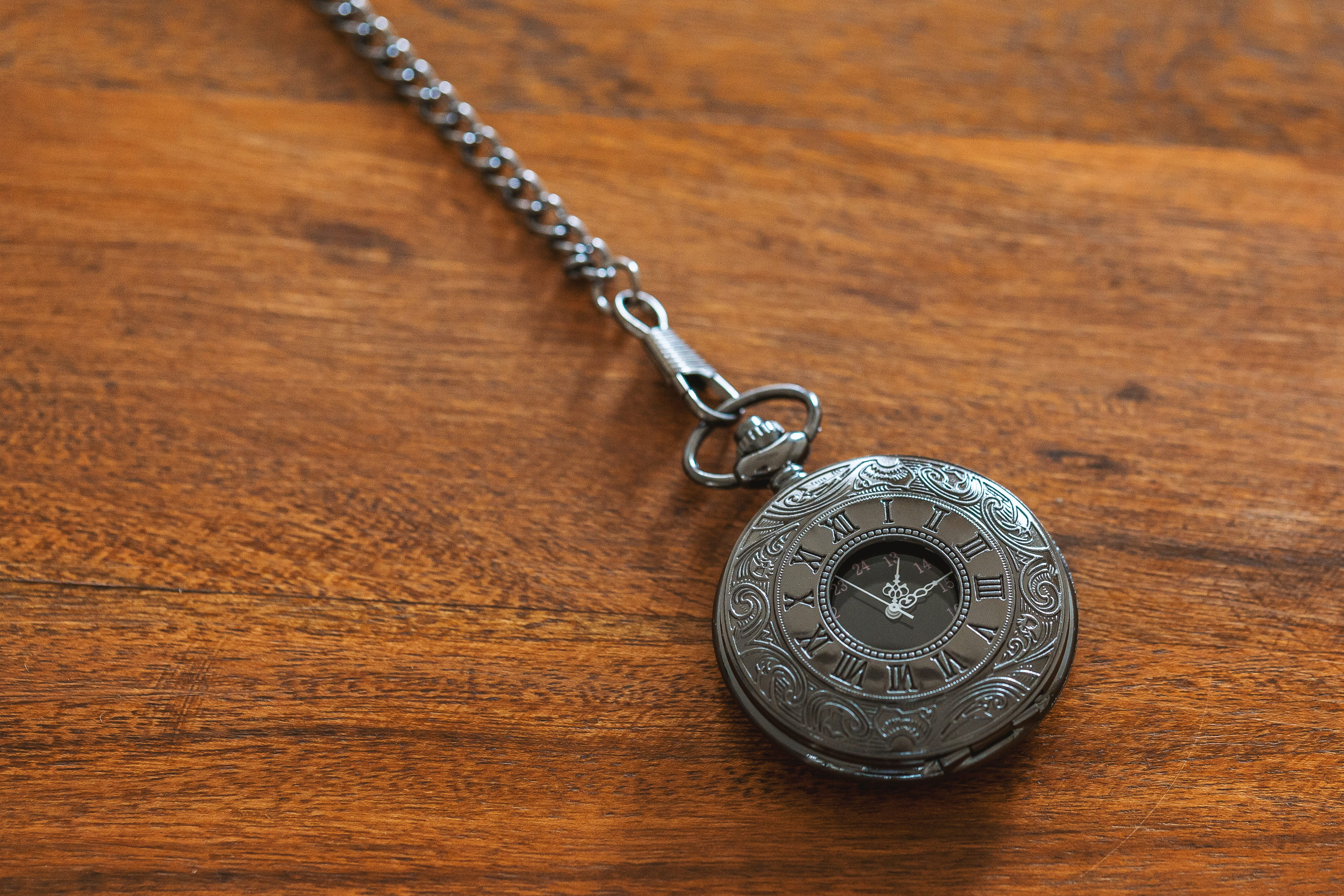 day, wood grain, necklace, pendant, silver colored, time, still life, close-up, communication, table, antique, old-fashioned, old, 4K, Pocket Watch, high angle view, HD Wallpaper