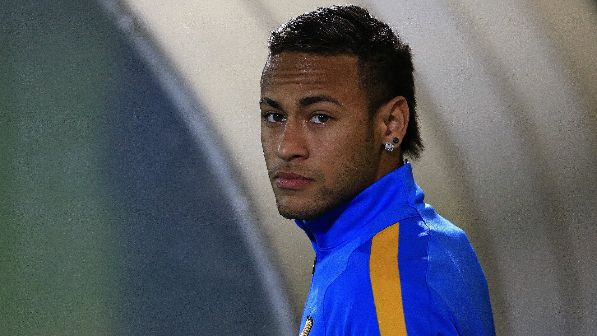 adult, copy Space, athlete, barcelona, selective focus, young Adult, hairstyle, look, ethnicity, close-up, headshot, sport, confidence, one Man Only, football player, HD Wallpaper