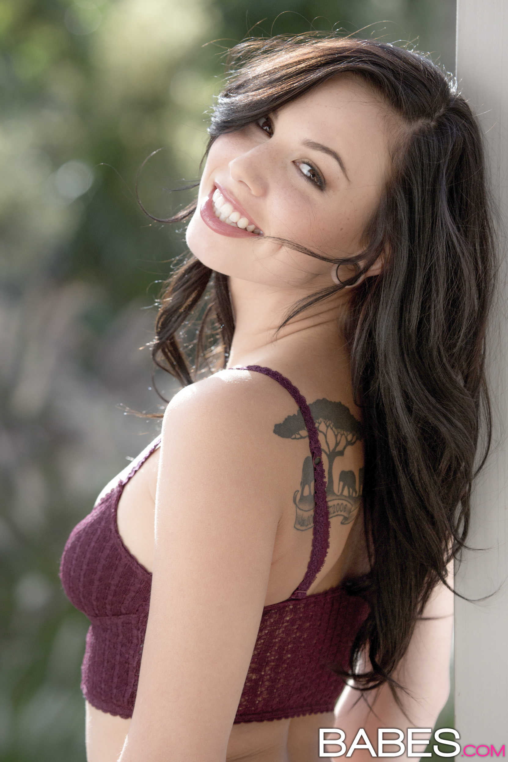 outdoors, Aidra Fox, 1080P, Babes.com, tattoo, brunette, Phone HD Wallpaper