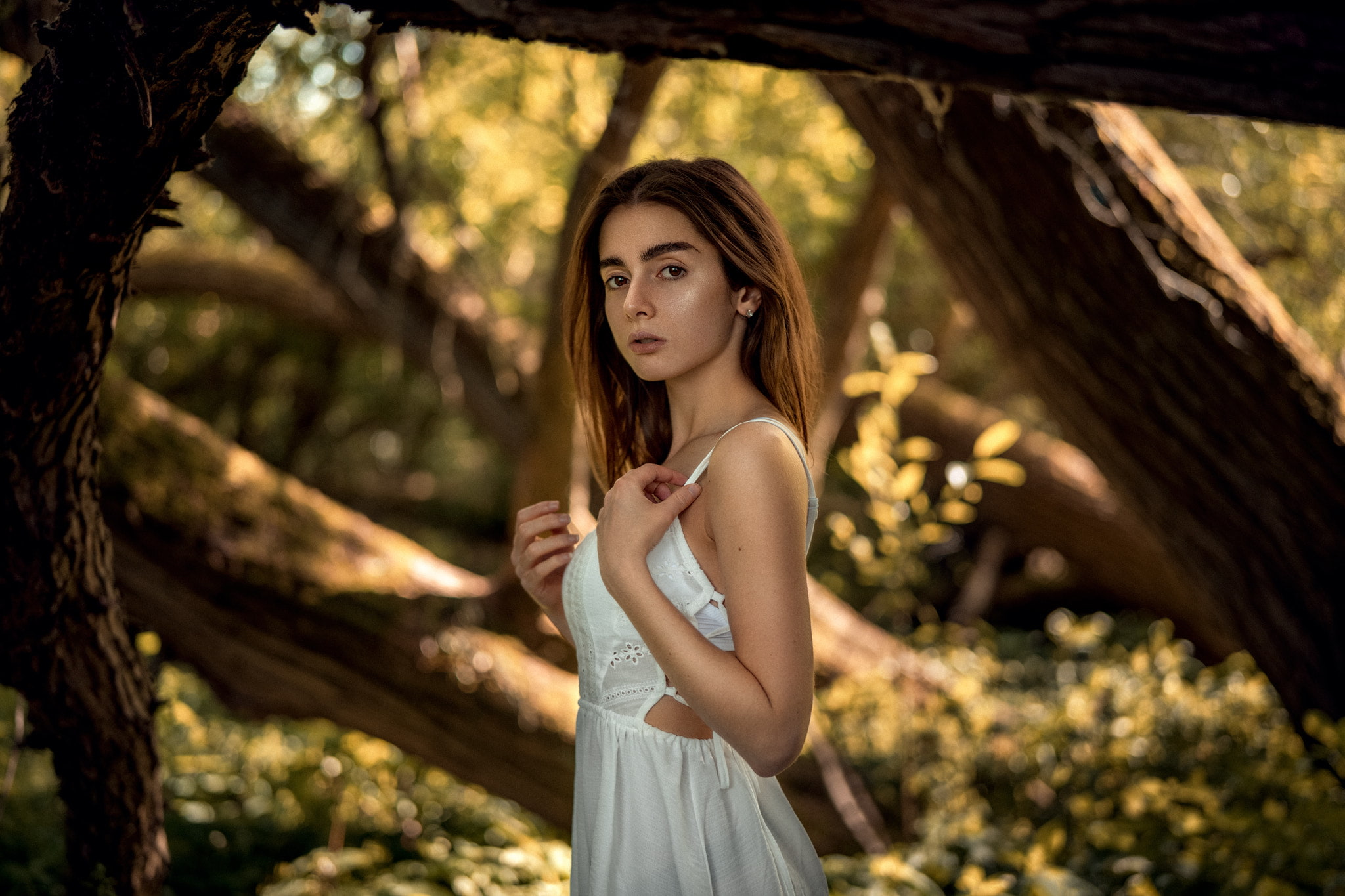 beauty, hairstyle, young adult, hair, forest, three quarter length, long hair, 1080P, fashion, Martin Kühn, portrait, beautiful woman, focus on foreground, HD Wallpaper