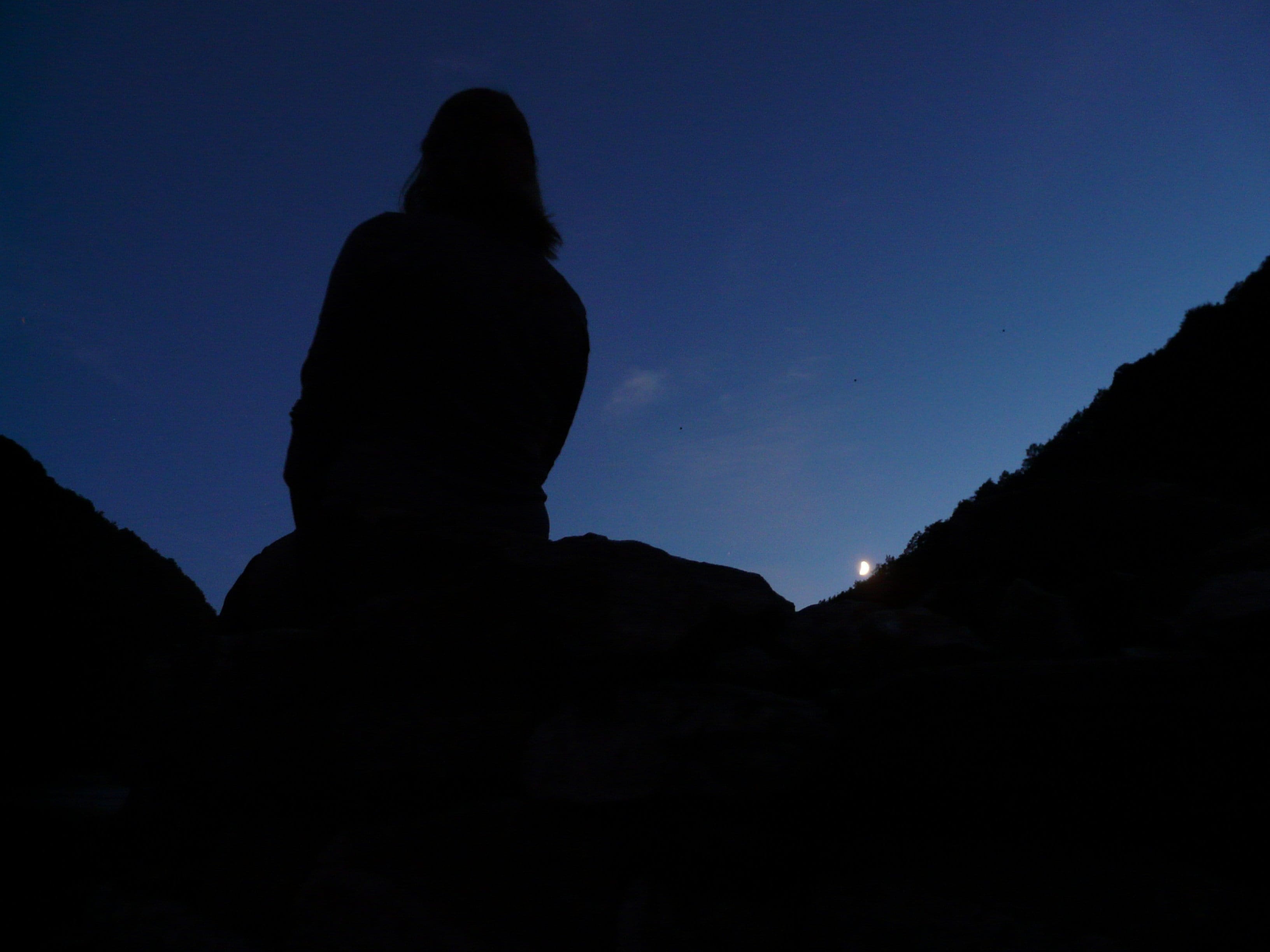 one person, blue, dusk, people, rock, Girl, men, loneliness, Romance, adults only, Silhouette, moonlight, person, low angle view, moon, 2K, lonely, Night, HD Wallpaper