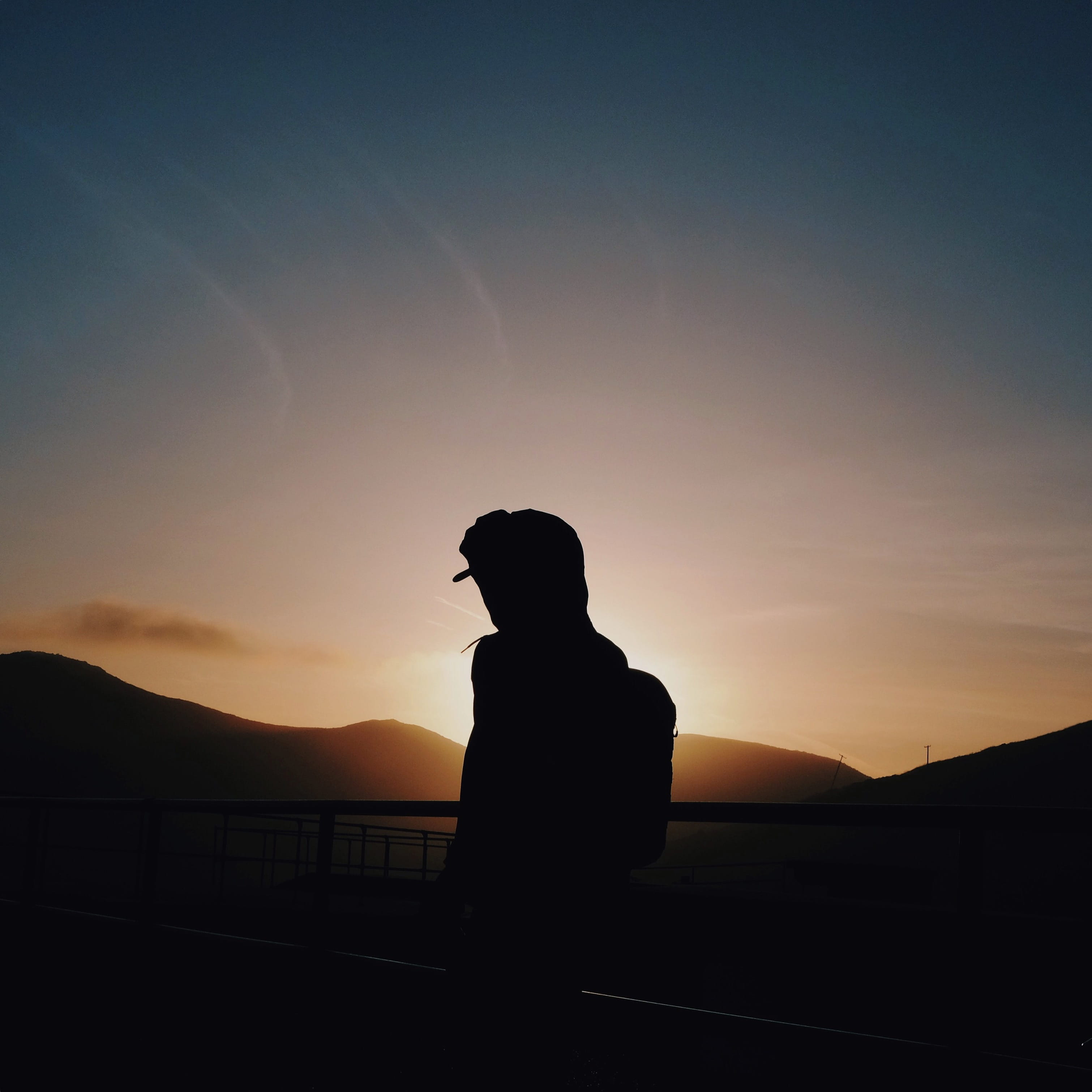 leisure activity, railing, silhouette, man, three quarter length, scenics - nature, tranquility, outdoors, women, real people, one woman only, one Person, Phone HD Wallpaper