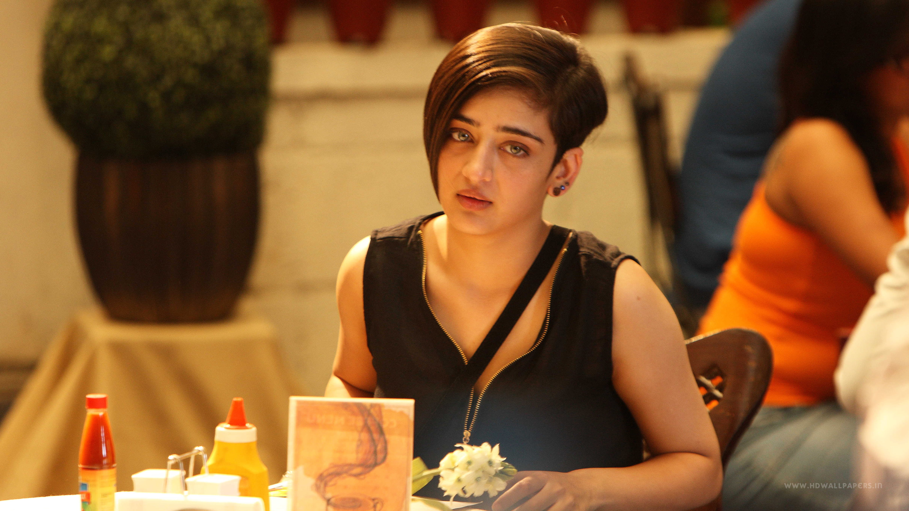 refreshment, Haasan, table, sadness, young women, indoors, teenager, food, contemplation, women, restaurant, sitting, looking, drink, young adult, two people, HD Wallpaper