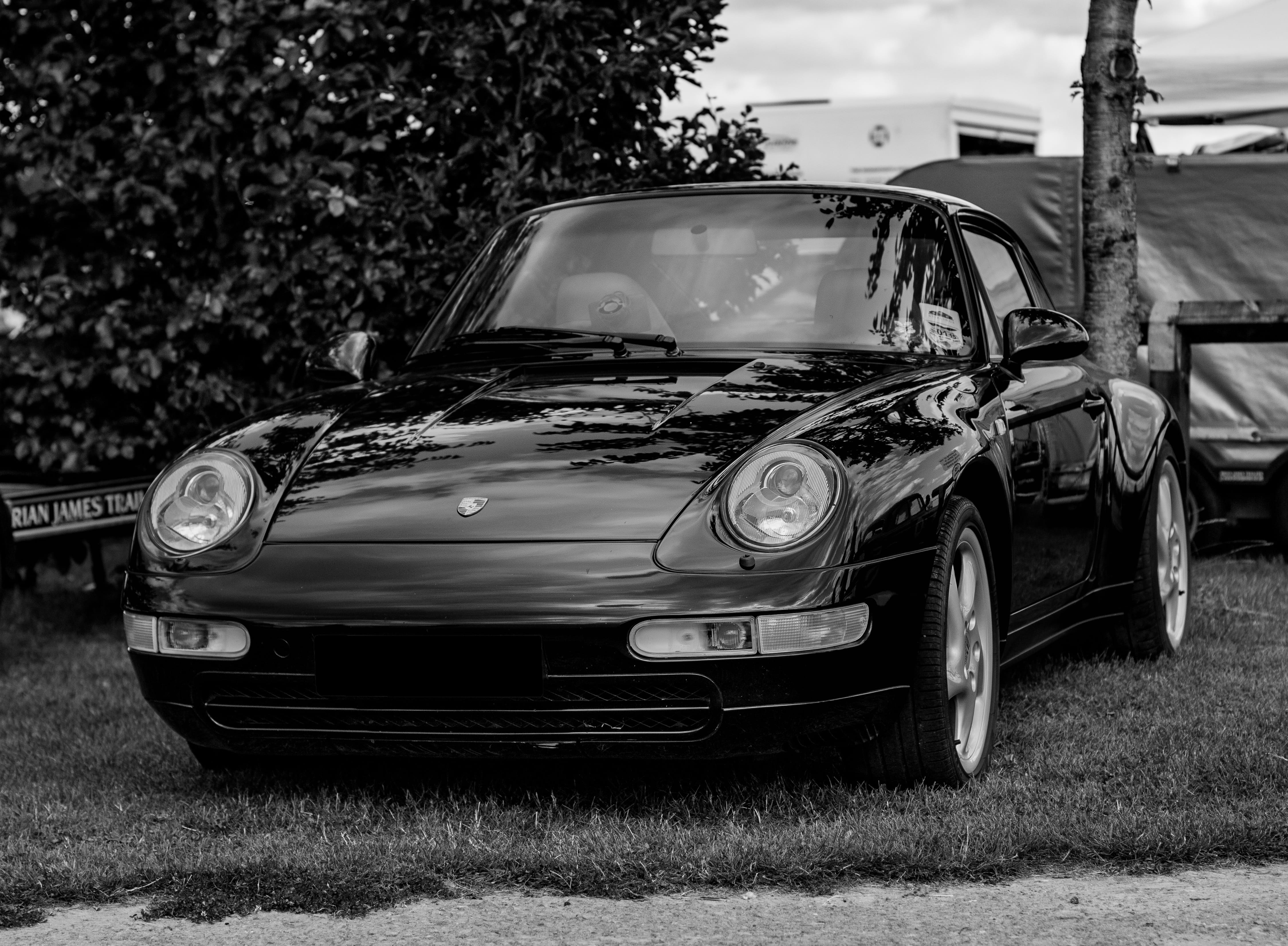 land, car, black and white, 993, tree, porsche 911, 90s, mode of transportation, classic, vintage car, outdoors, motor vehicle, design, vintage, nature, HD Wallpaper