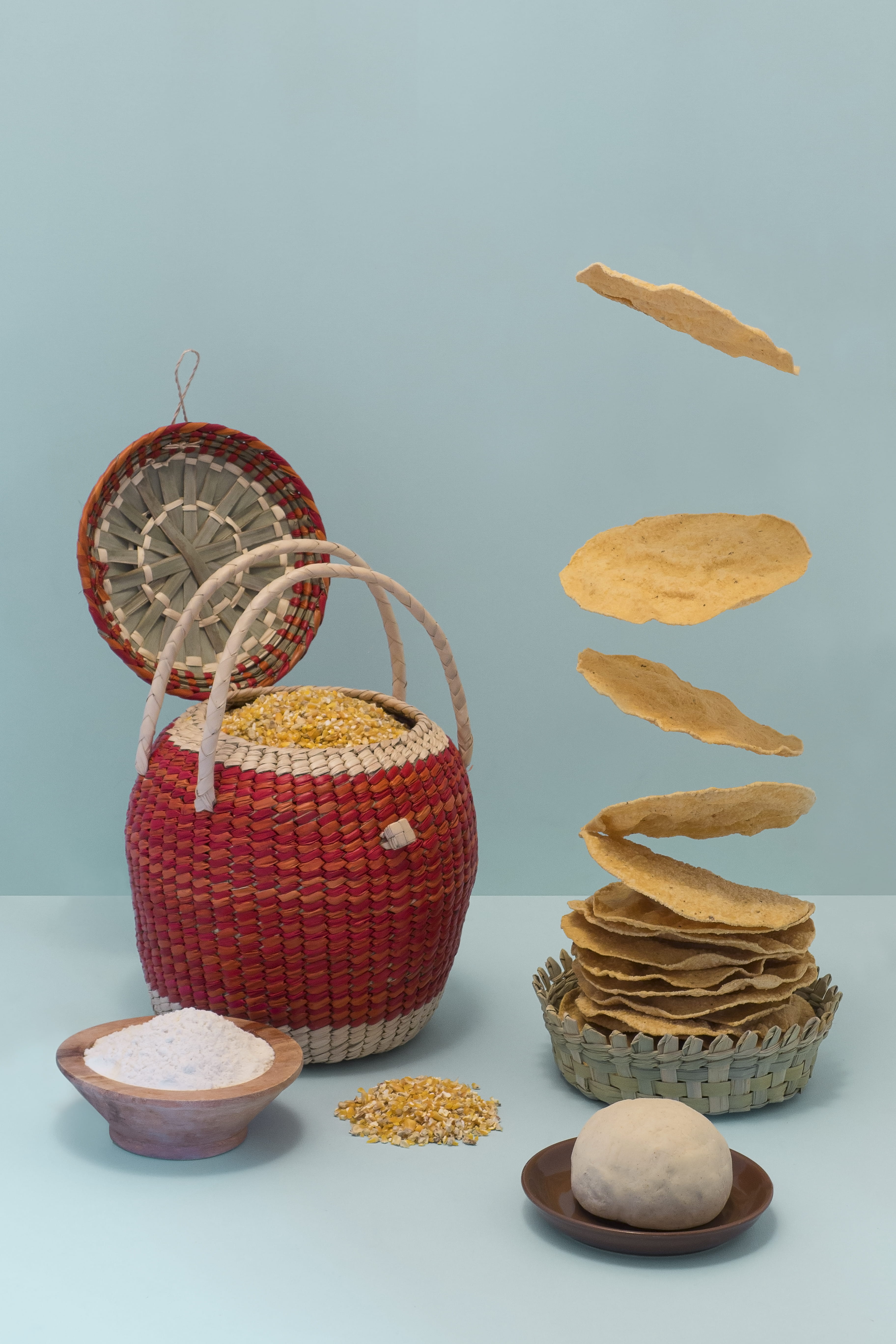 bowl, bowls, weaving, still life, Tradicional, variation, table, wicker, filled, white background, saucer, close-up, white, no people, Palma, freshness, Phone HD Wallpaper