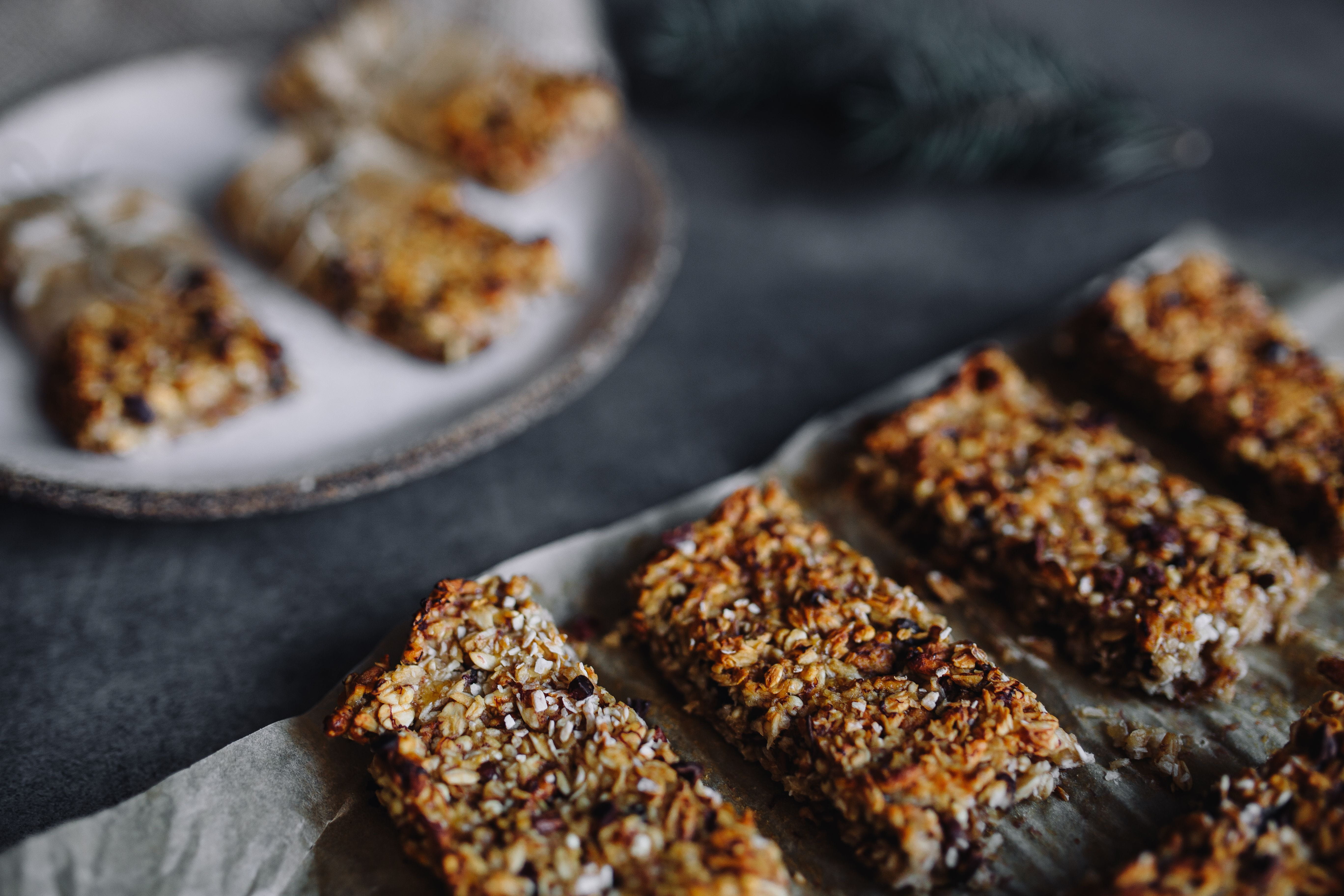 fruit, food And Drink, food, 5K, Walnuts, bar, ready-to-eat, cake, Granola, sweet, Hazelnuts, indulgence, baked, dessert, gourmet, dried fruit, dried food, HD Wallpaper