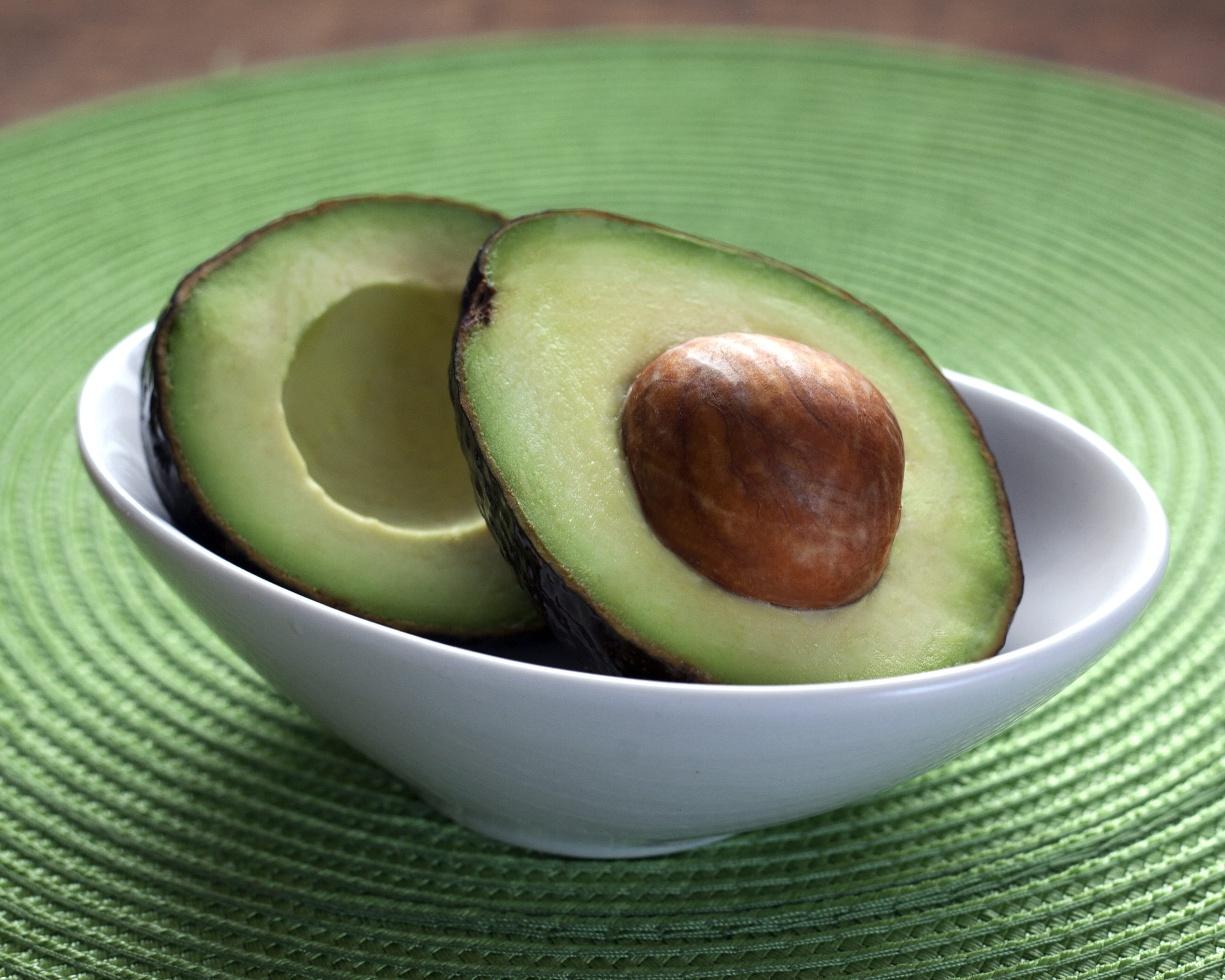 close-up, focus on foreground, natural, organic, no People, cross section, guacamole, green, still life, group of objects, vegetable, photo, seed, avocado, HD Wallpaper