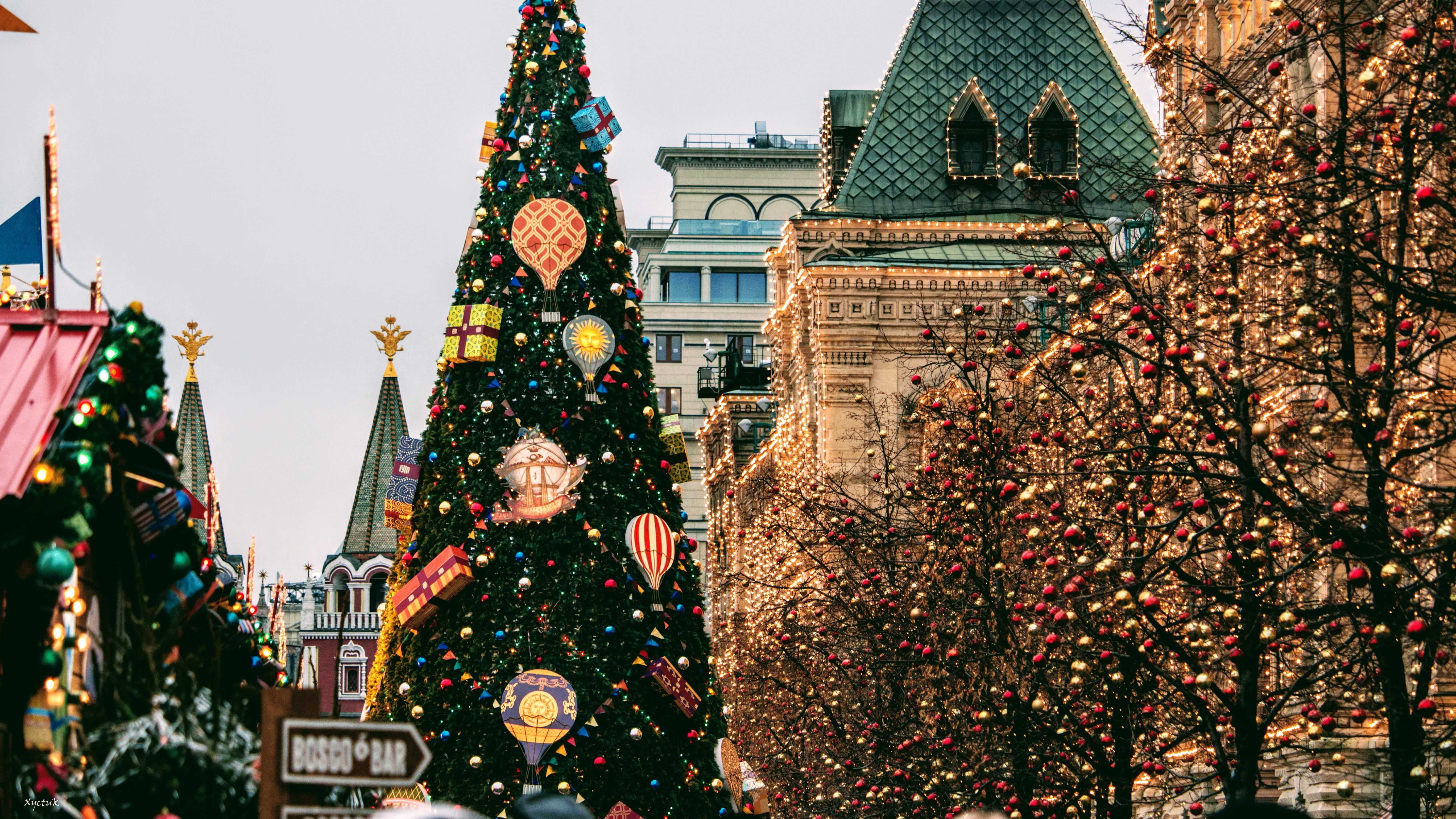 outdoors, no people, holiday, tree, Red Square, New Year, christmas ornament, festival, celebration, celebration event, building, decoration, holiday - event, HD Wallpaper