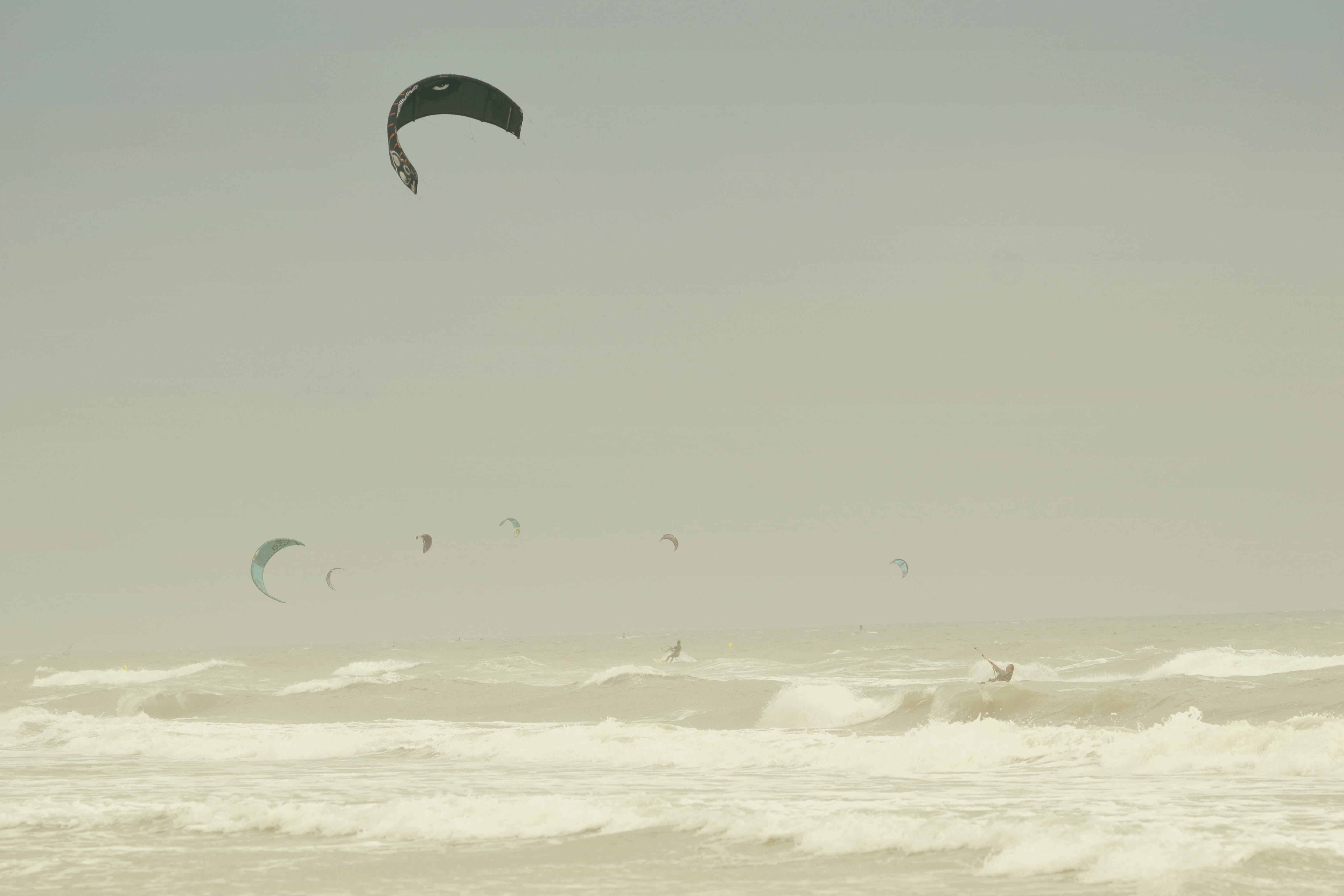real people, spain, paragliding, scenics - nature, land, nature, sport, horizon over water, adventure, outdoors, extreme sports, 4K, flying, parachute, HD Wallpaper