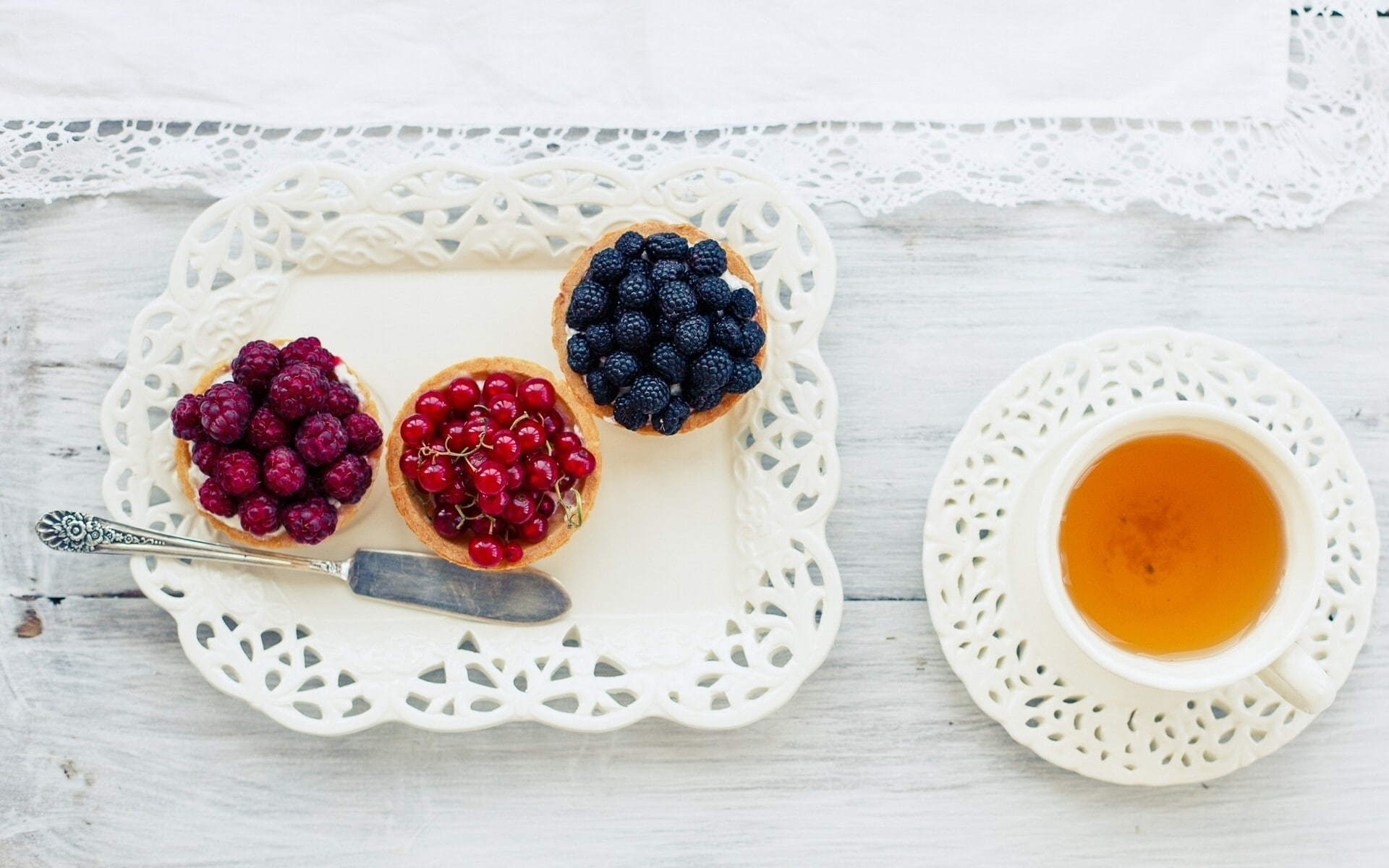 1080P, blueberry, breakfast, food and drink, kitchen utensil, freshness, blackberry - fruit, high angle view, plate, wellbeing, lunch, fruit, indoors, HD Wallpaper