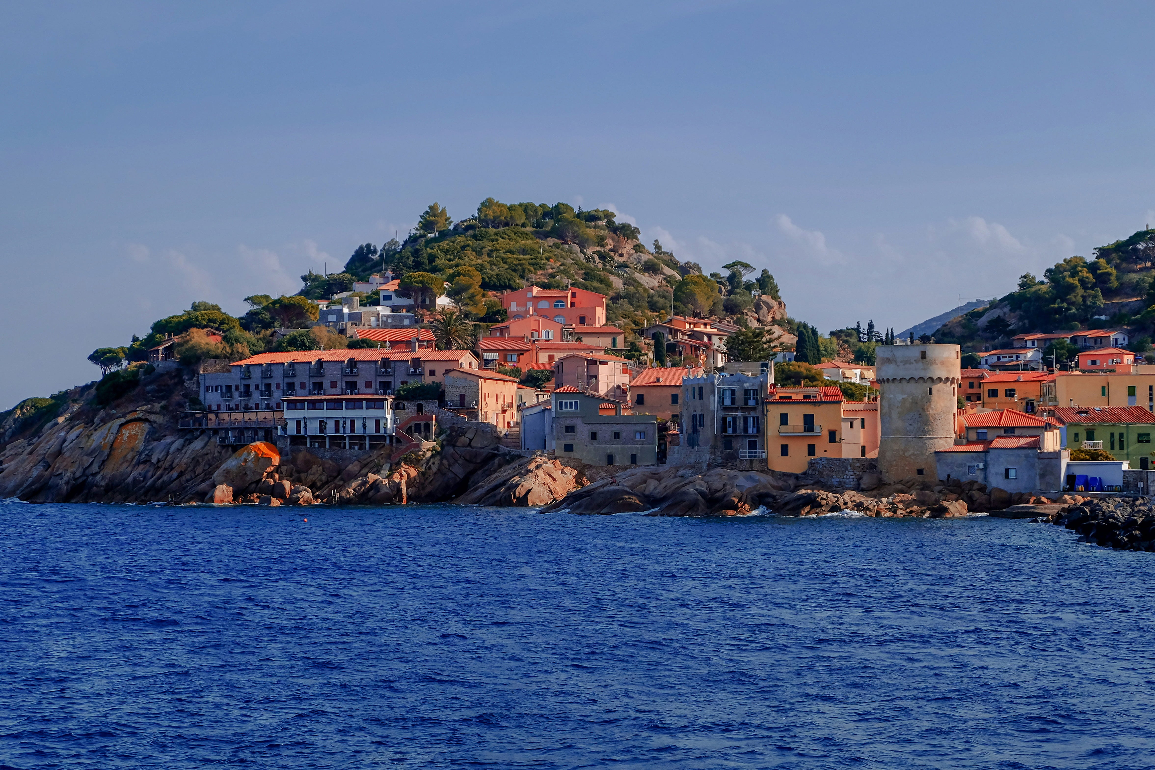 blue, nature, italy, land, tuscan archipelago, architecture, travel destinations, no people, ocean, outdoors, building, city, house, village, across, landscape, HD Wallpaper