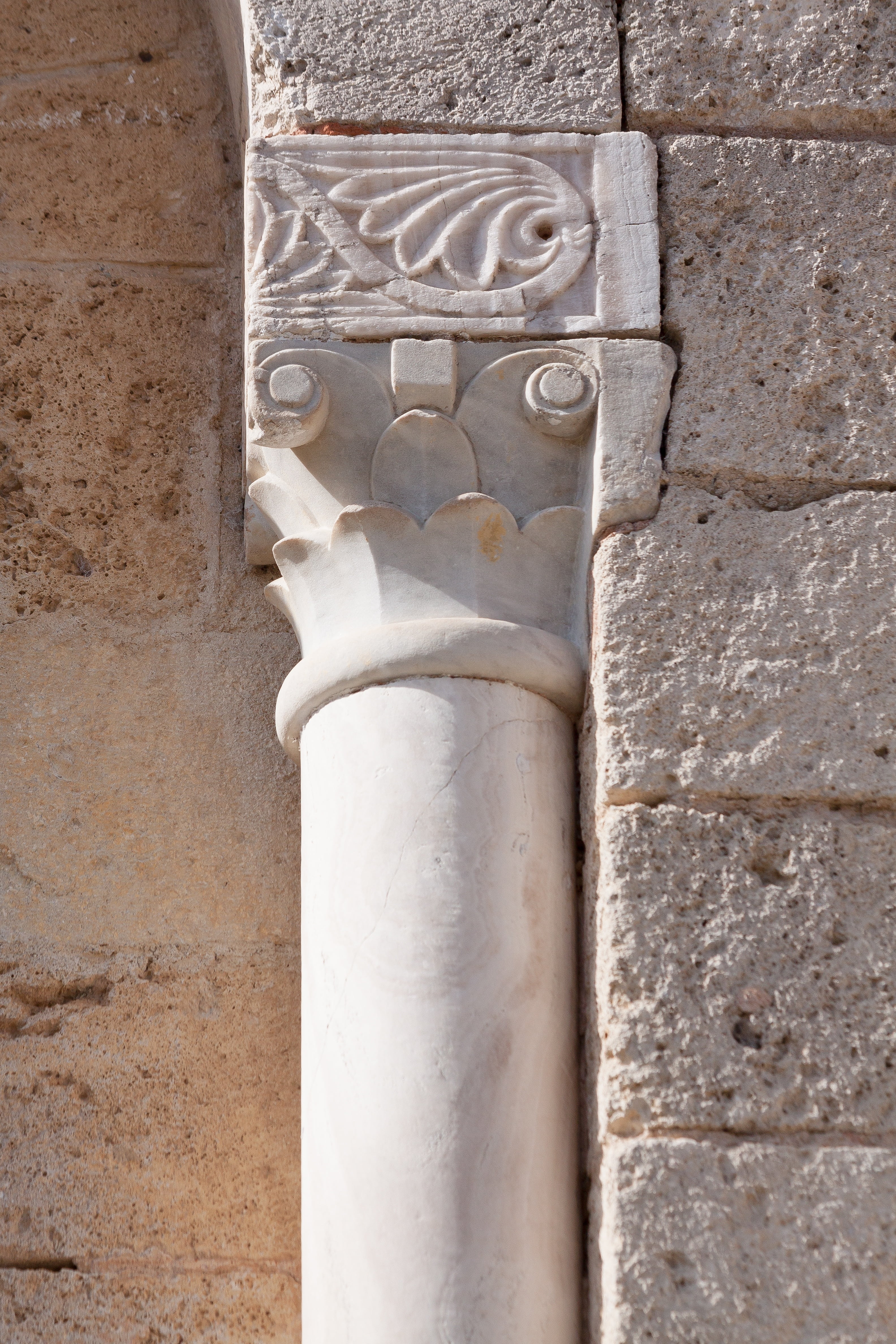 bas relief, art and craft, outdoors, abbey, italy, building exterior, history, montalcino, craft, 4K, wall - building feature, capital, ancient civilization, Phone HD Wallpaper