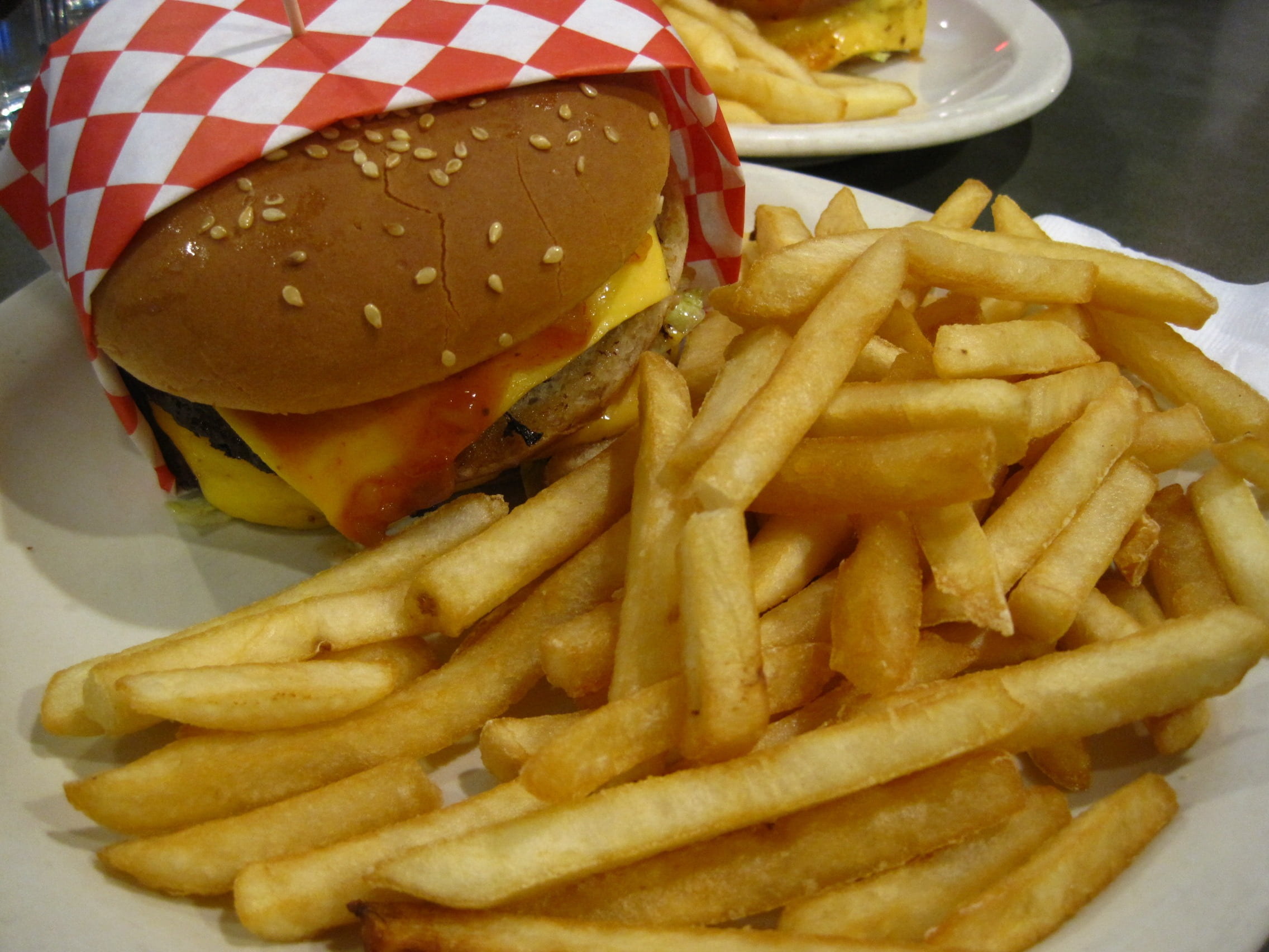still life, unhealthy eating, 1080P, relish, fast food french fries, french, fried, cheeseburger, freshness, temptation, indoors, no people, french fries, HD Wallpaper