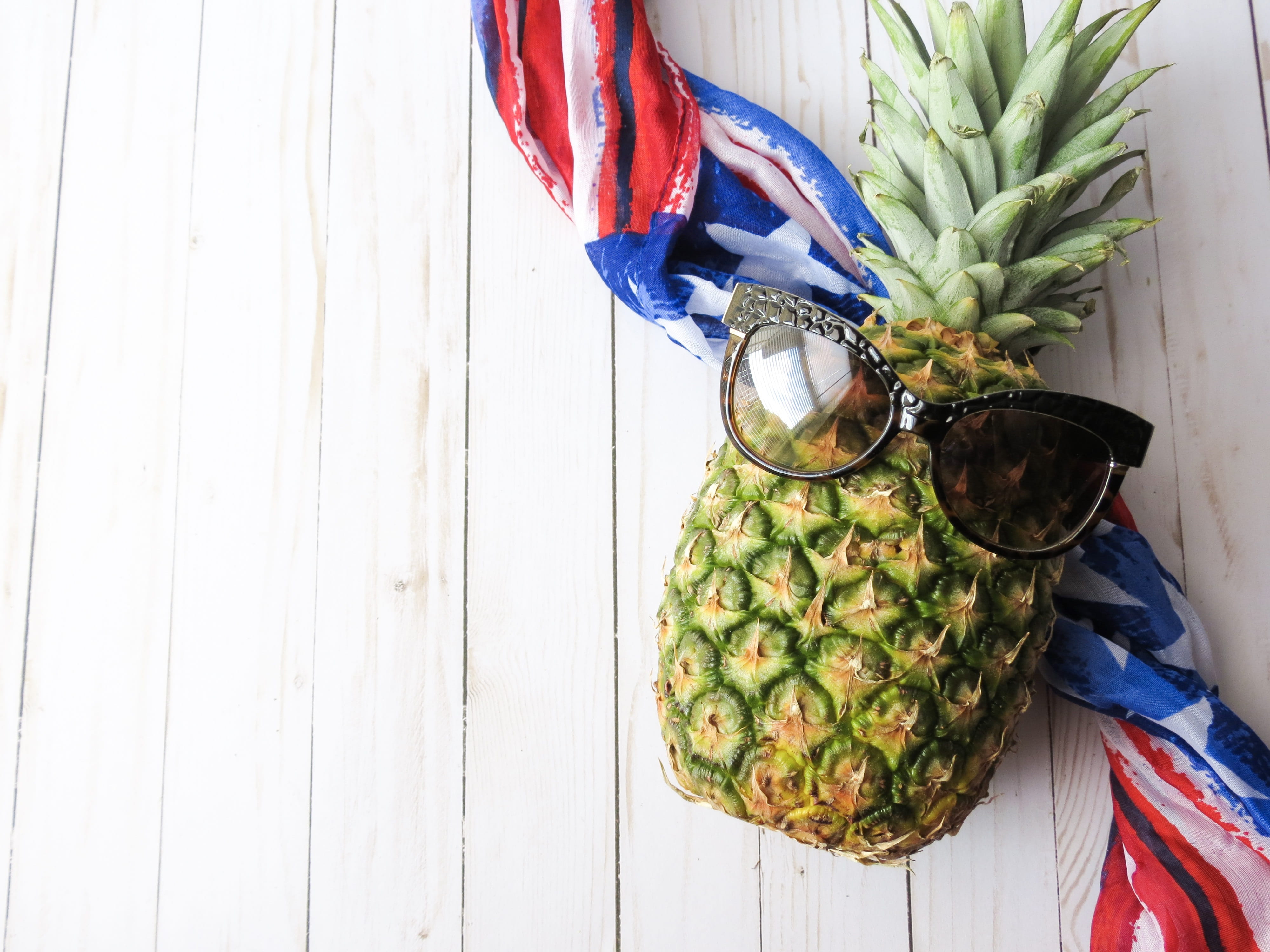one person, green, celebration, wood - material, freshness, food and drink, yellow, memorial day, 4K, fourth of july, color, blue, healthy, table, red, HD Wallpaper
