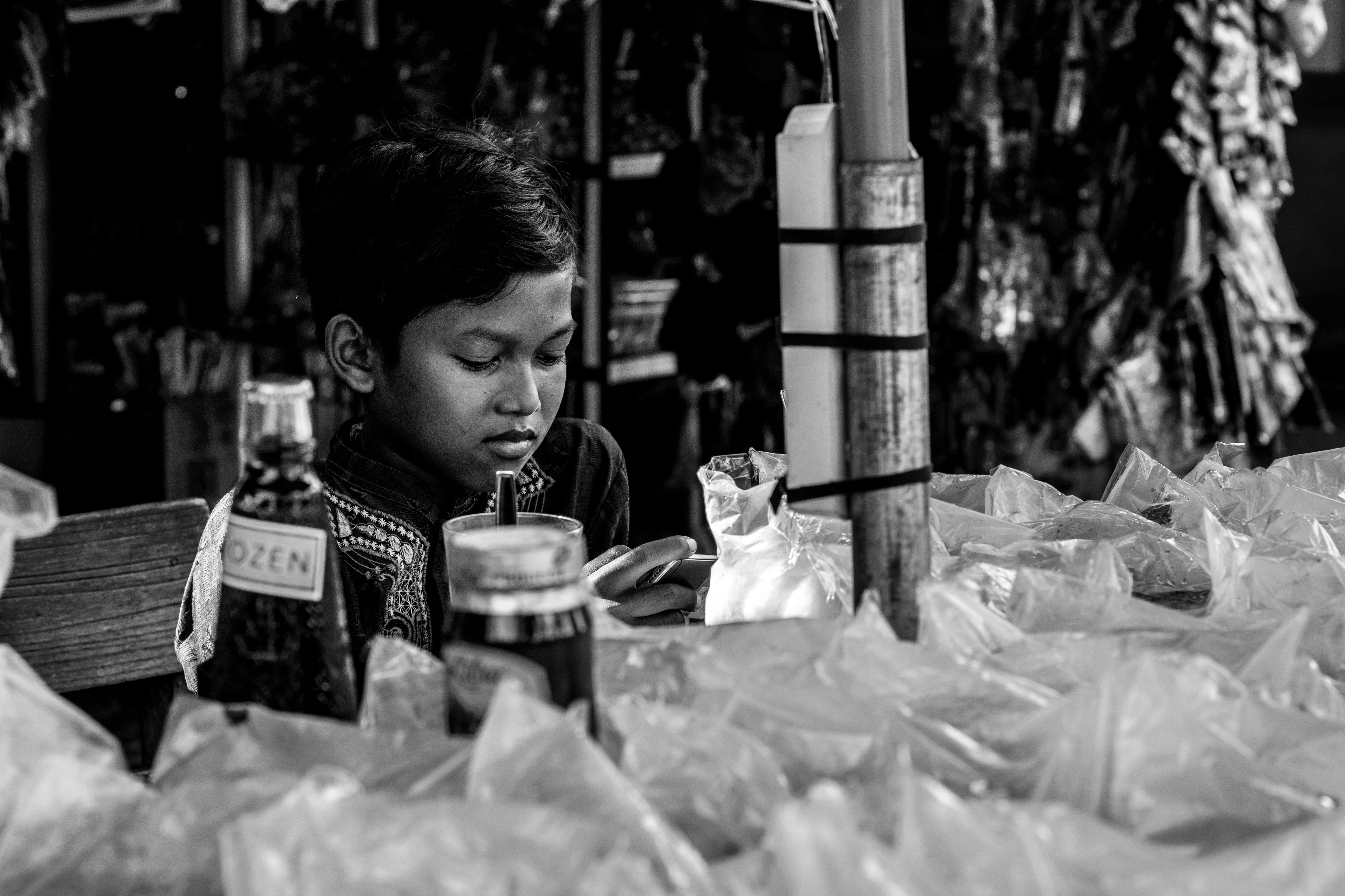 leisure activity, business, roti yunie, indonesia, boy, restaurant, food and drink, males, sitting, meal, drink, cafeteria, eating, cafe, table, person, HD Wallpaper
