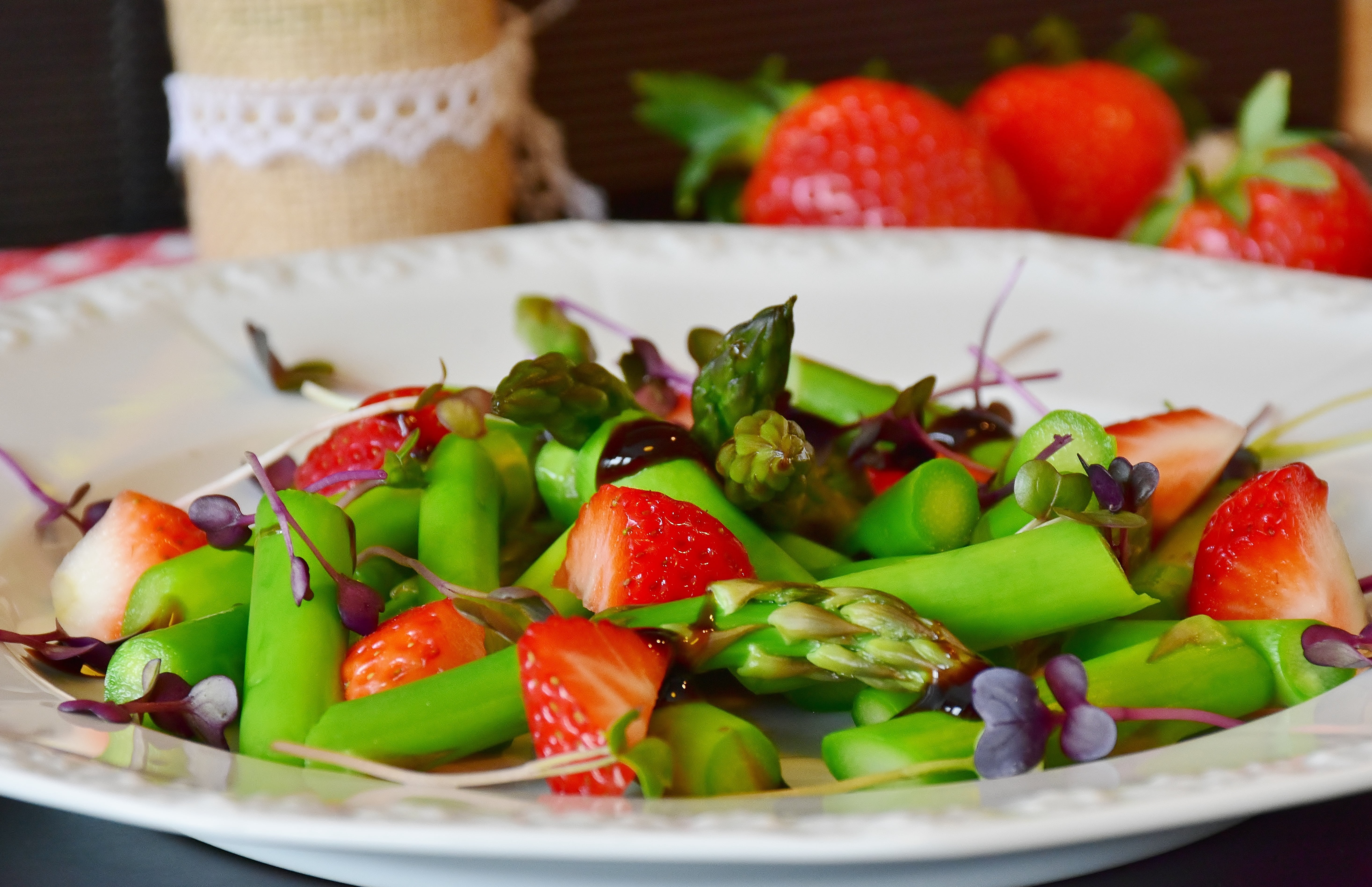 vegetarian, salad, tomatoes, close-up, fruit salad, plate, freshness, eat, watermelon, healthy eating, asparagus time, ready-to-eat, vegetable, tomato, HD Wallpaper