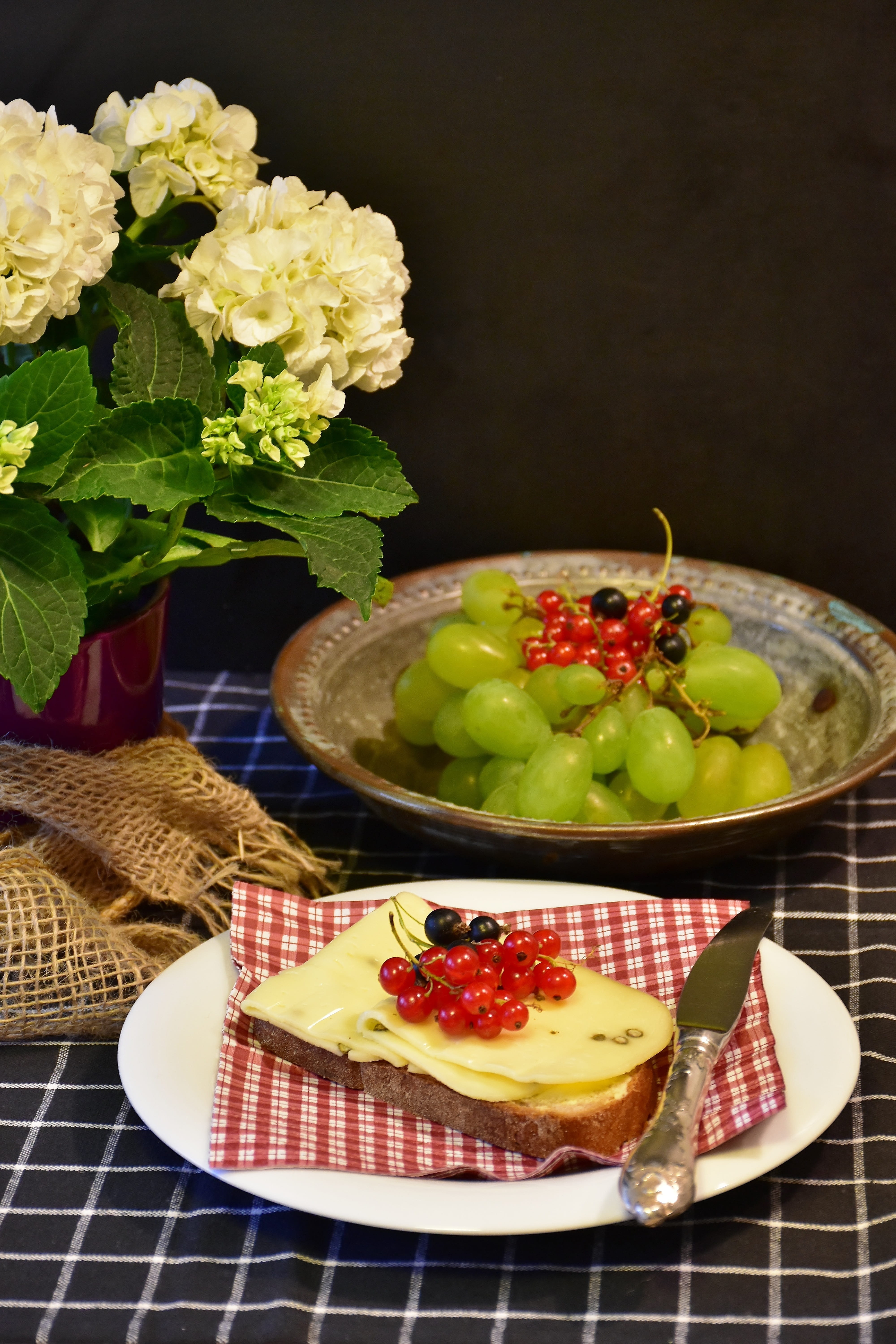 currants, no people, fruit salad, emmental, kitchen, delicious, substantial, black background, nutrition, indoors, fruit, freshness, semi-hard cheese, flowering plant, Phone HD Wallpaper