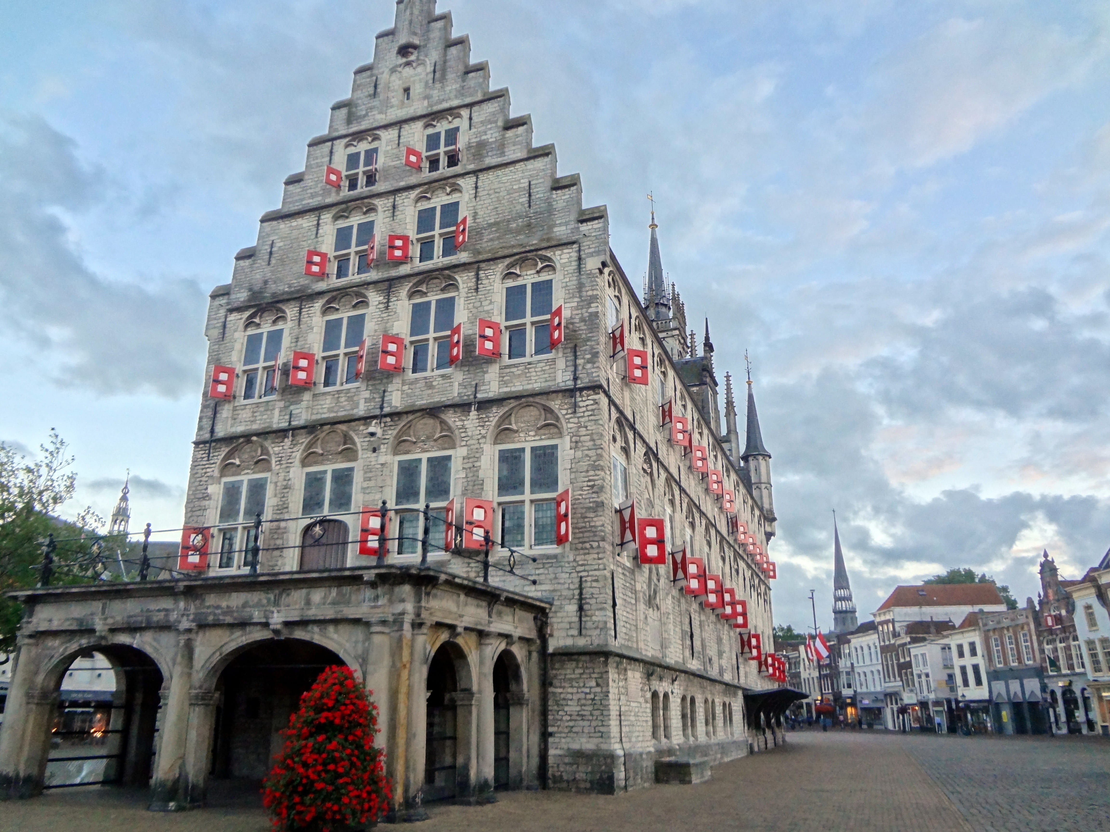 history, red, netherlands, dutch, travel destinations, built structure, building exterior, gouda, window, 4K, residential district, arch, holland, outdoors, HD Wallpaper