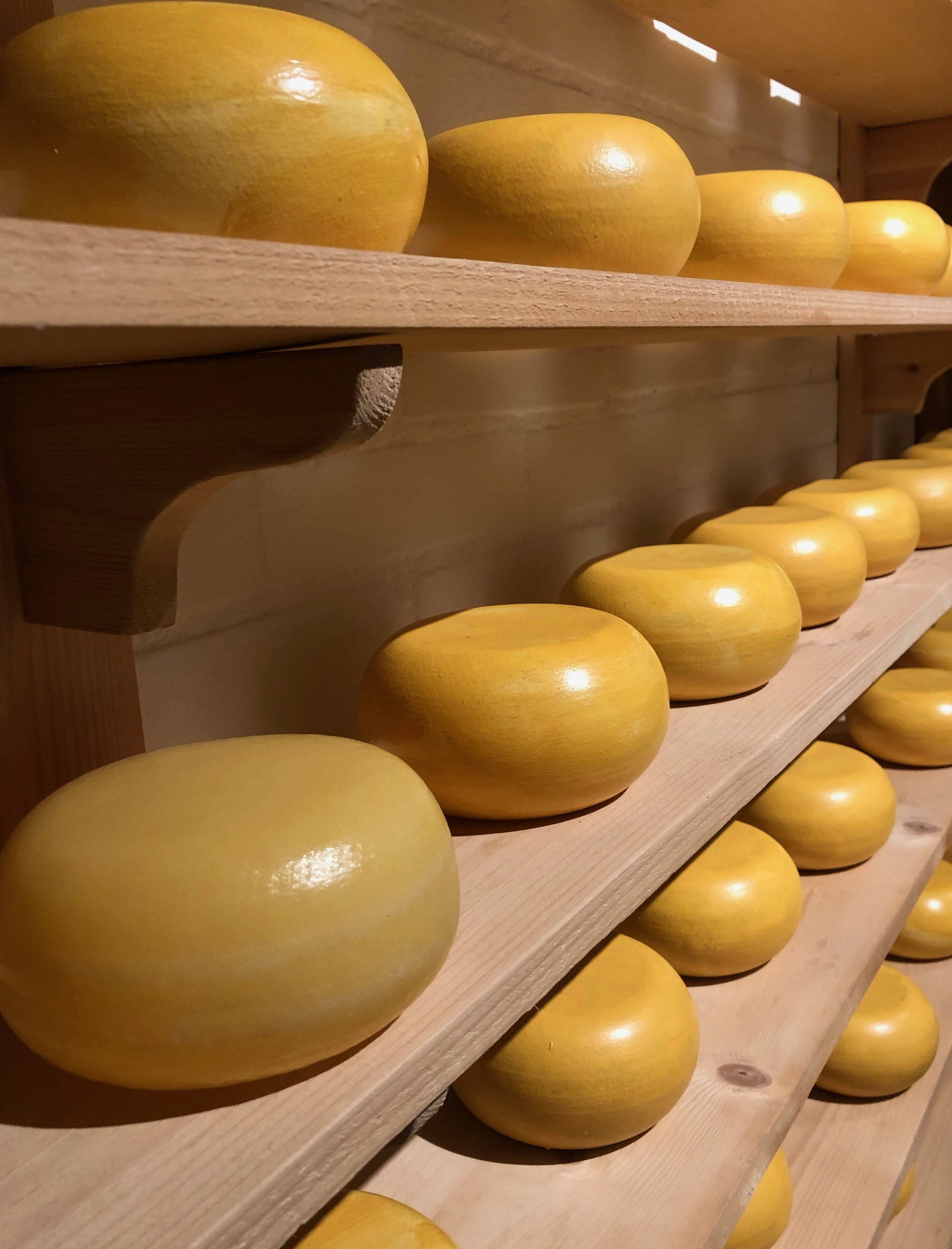 retail, fruit, rack, kitchen utensil, wood - material, delicious, food, yellow, spoon, large group of objects, 2K, cheese, freshness, milk product, household equipment, Phone HD Wallpaper