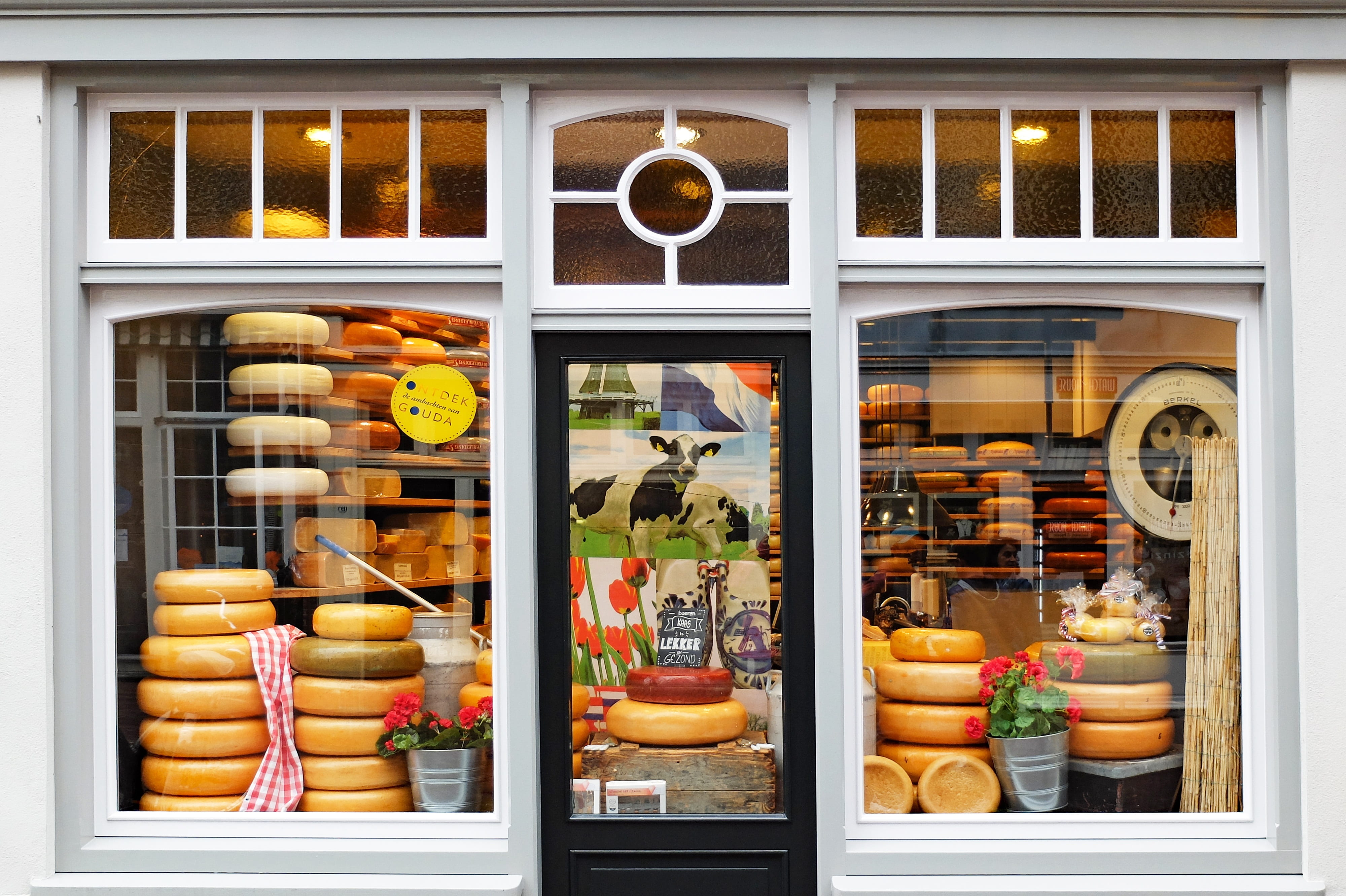 open, store, glass - material, door, snack, freshness, entrance, shop, cheese factory, gouda, building exterior, pastry, lifestyles, food and drink, vending machine, HD Wallpaper