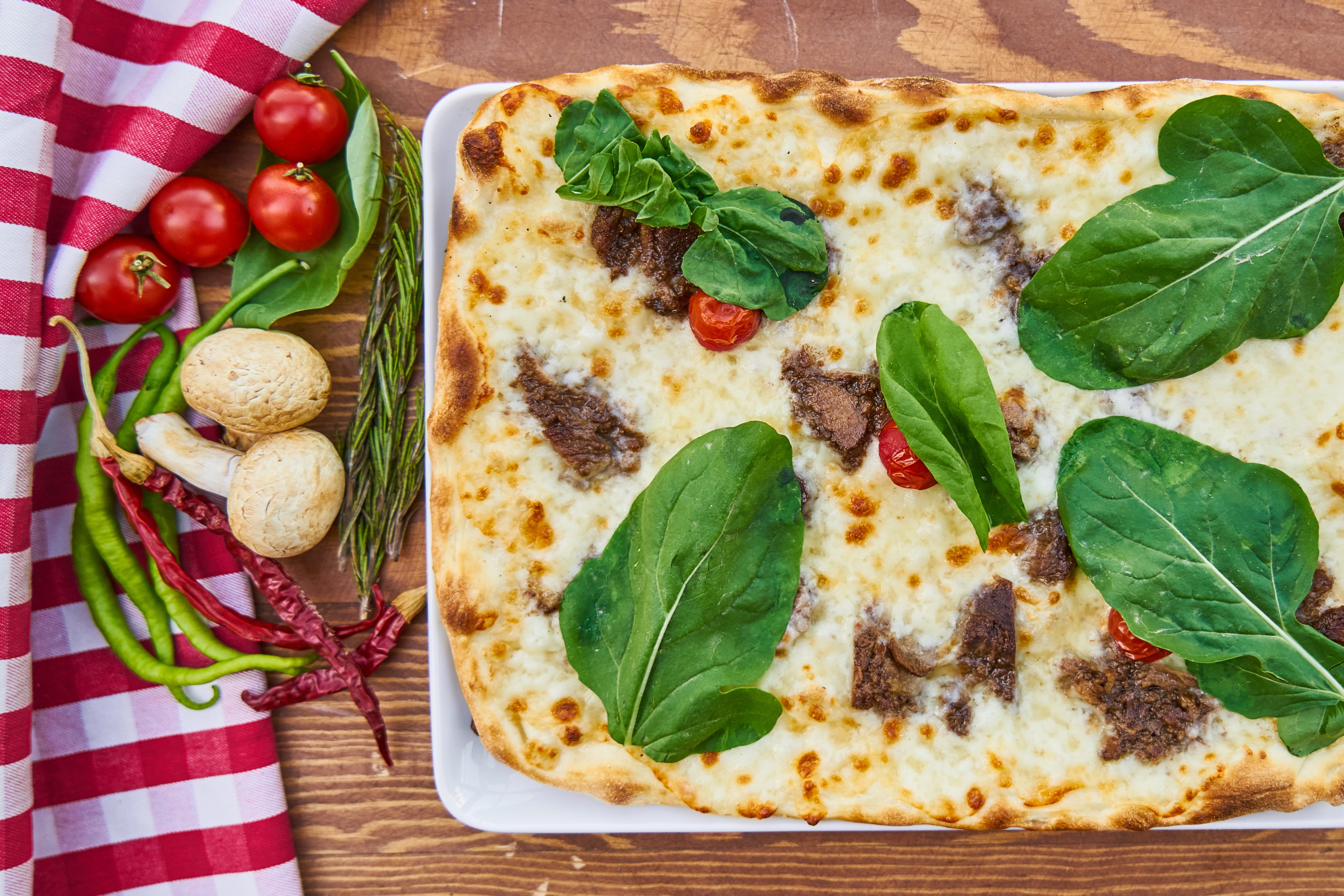 ketchup, vegetarian, italian food, restaurant, sausage, hot, wood, cafe, vegetarian food, dough, healthy lifestyle, tomato, ready-to-eat, food, detail, HD Wallpaper