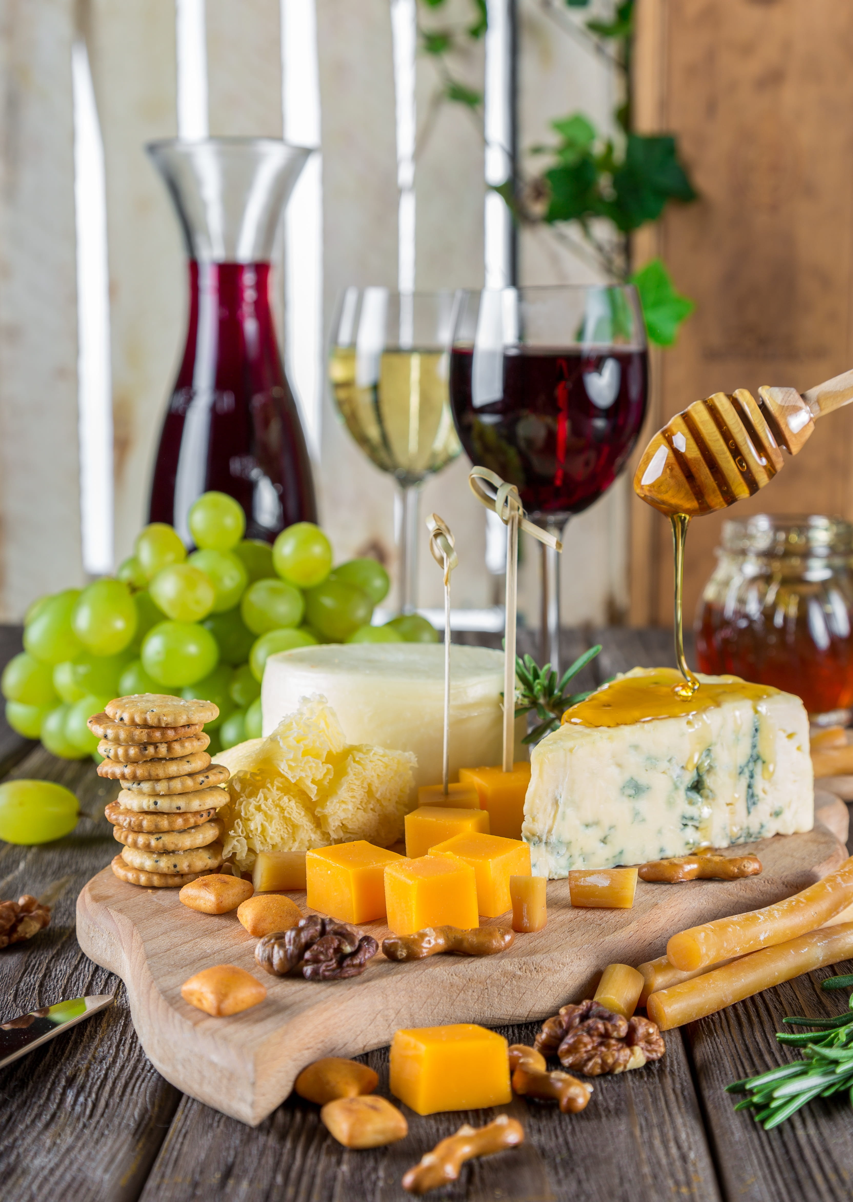 grape, table, 4K, drink, freshness, gourmet, wineglass, glass, glass - material, healthy eating, wooden, honey, brie, wine, container, fruit, dish, alcohol, Phone HD Wallpaper