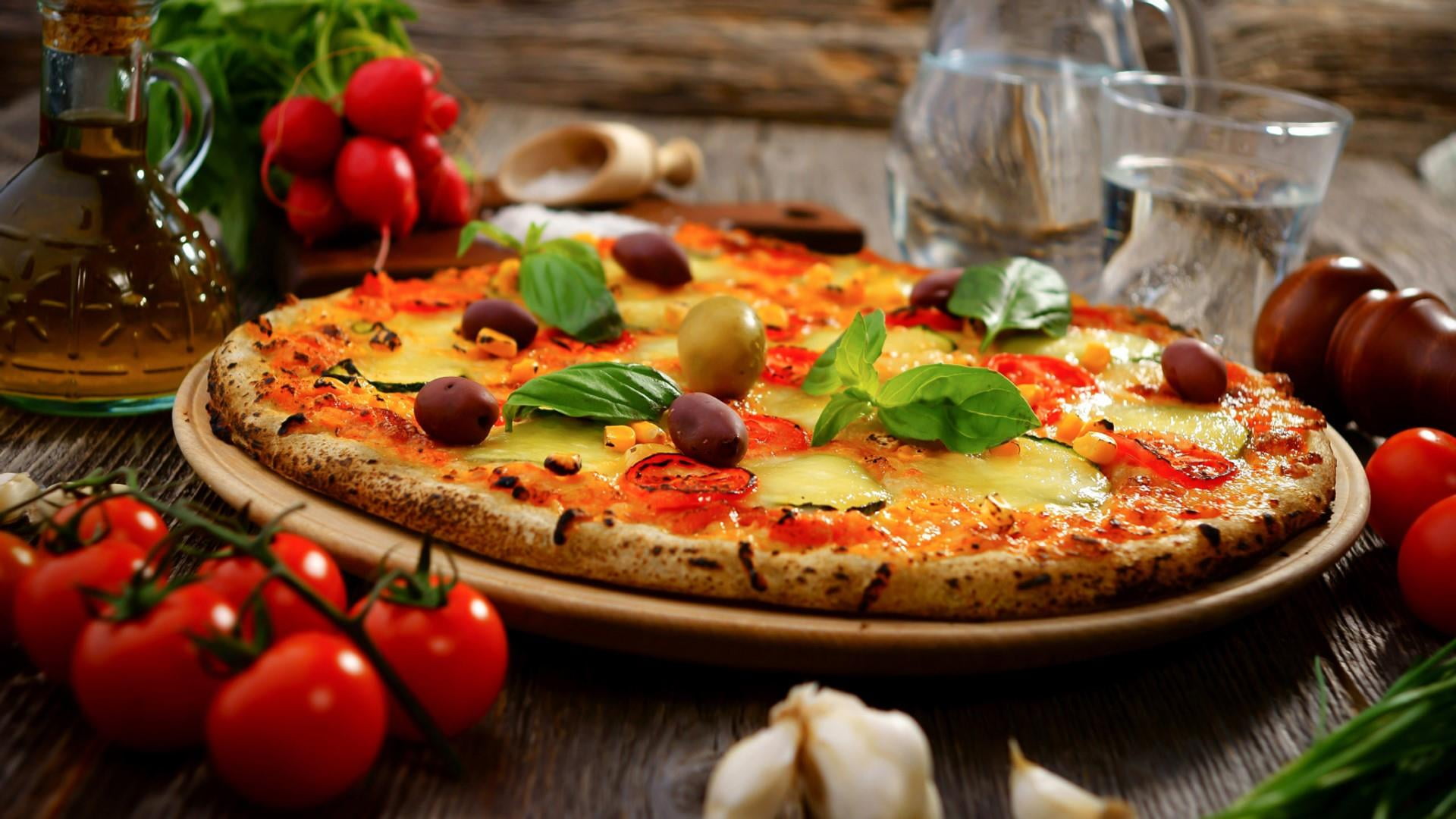 food, pizza, gourmet, tomato, cuisine, italian food, dinner, fruit, lunch, basil, healthy eating, herb, food and drink, vegetarian food, olive oil, freshness, HD Wallpaper