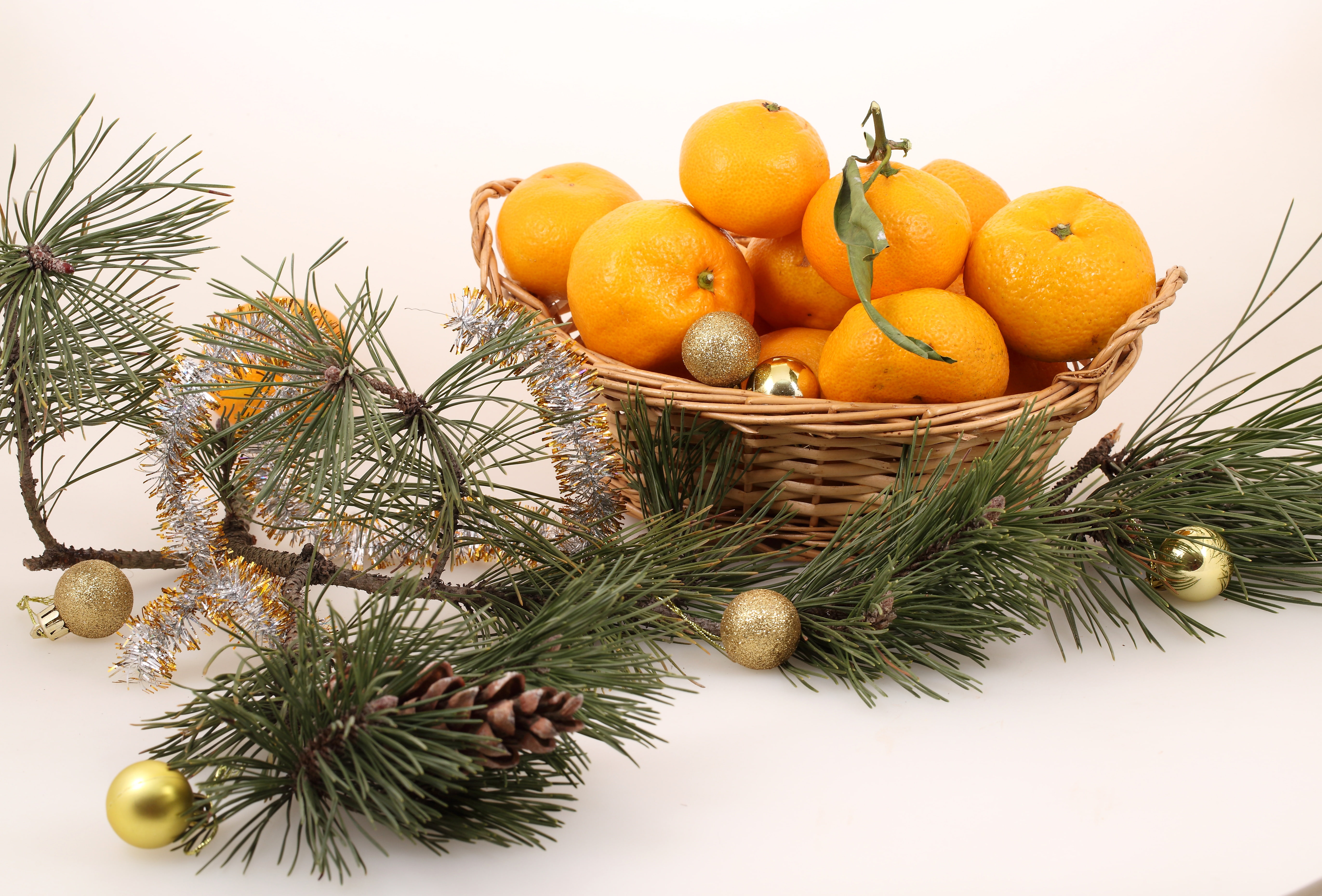 bumps, New Year, toys, orange color, 5K, needle - plant part, studio shot, still life, holiday, plant, tangerine, citrus fruit, lot, healthy eating, decoration, HD Wallpaper