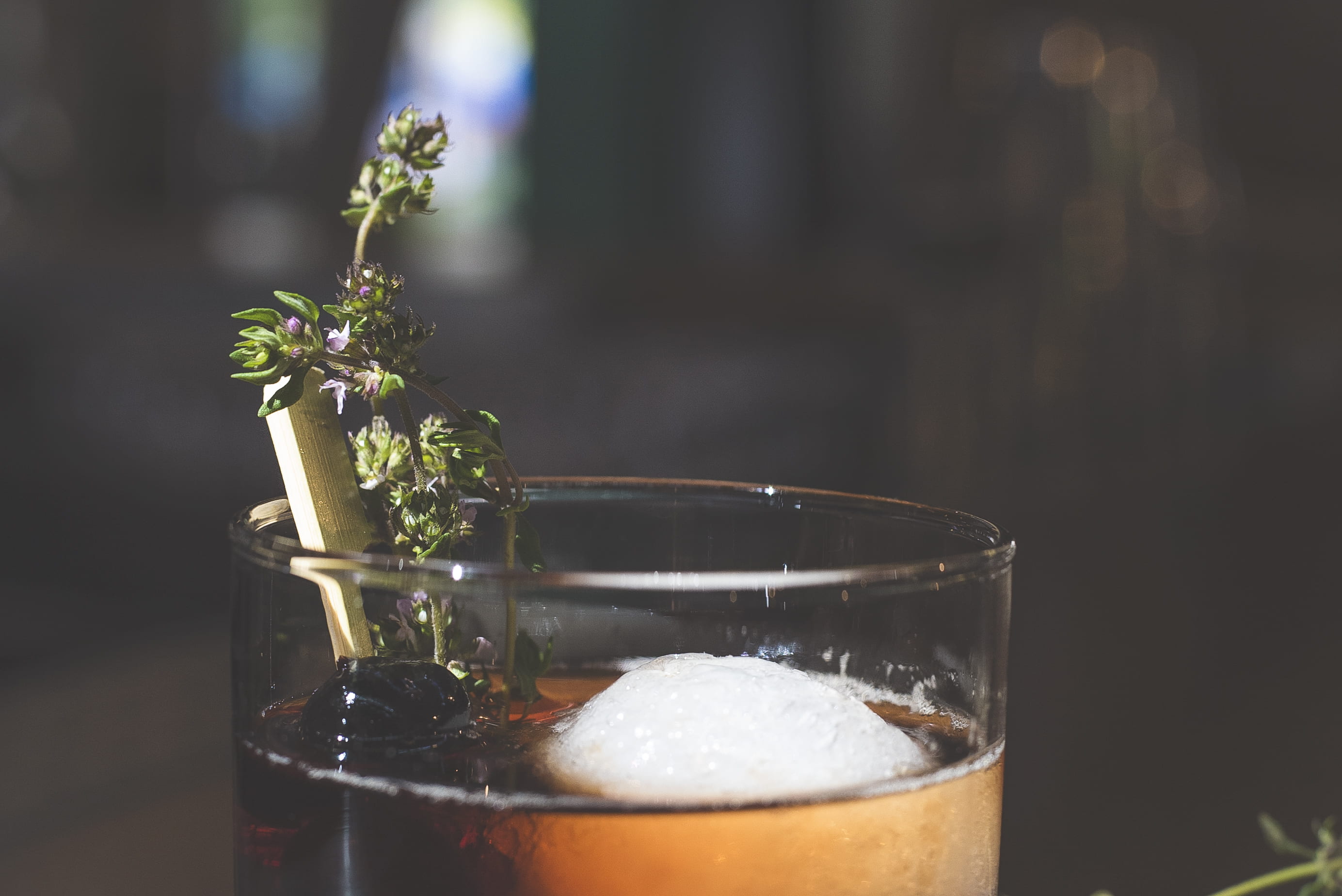 photo, alcohol, purity, glass, liquid, refreshment, ice, water, cocktail, food and drink, beverage, table, 2K, sprig, drink, no people, closeup, food, HD Wallpaper